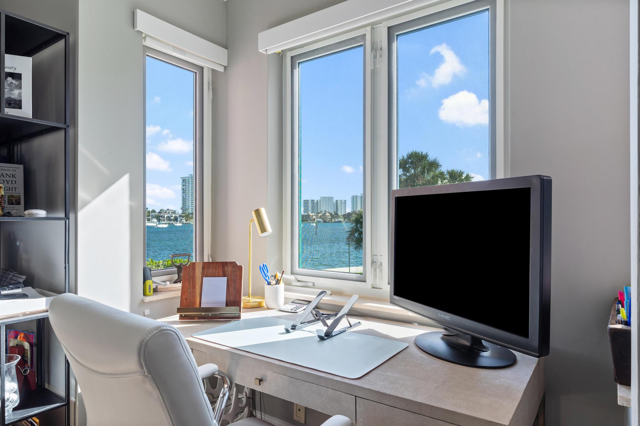 140 SE 5th Avenue Unit 250