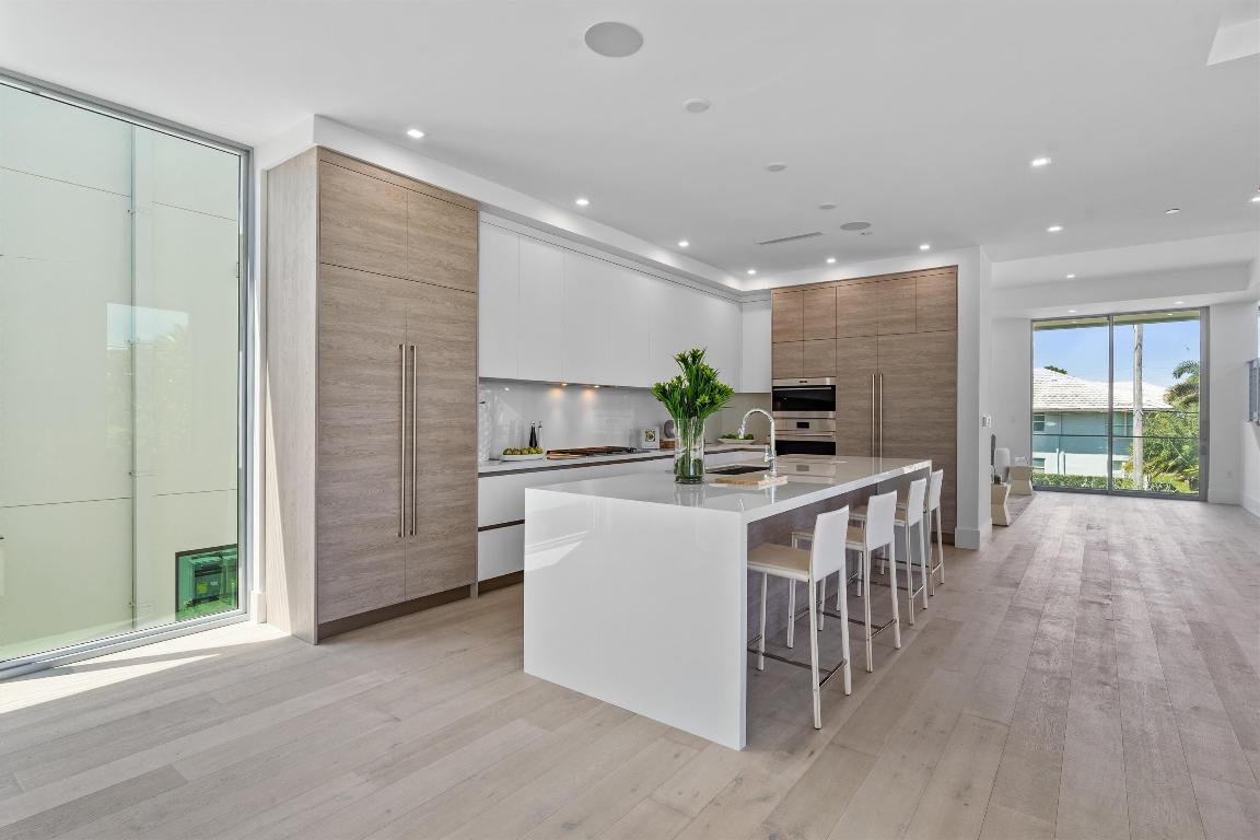 1070 Del Harbour Drive