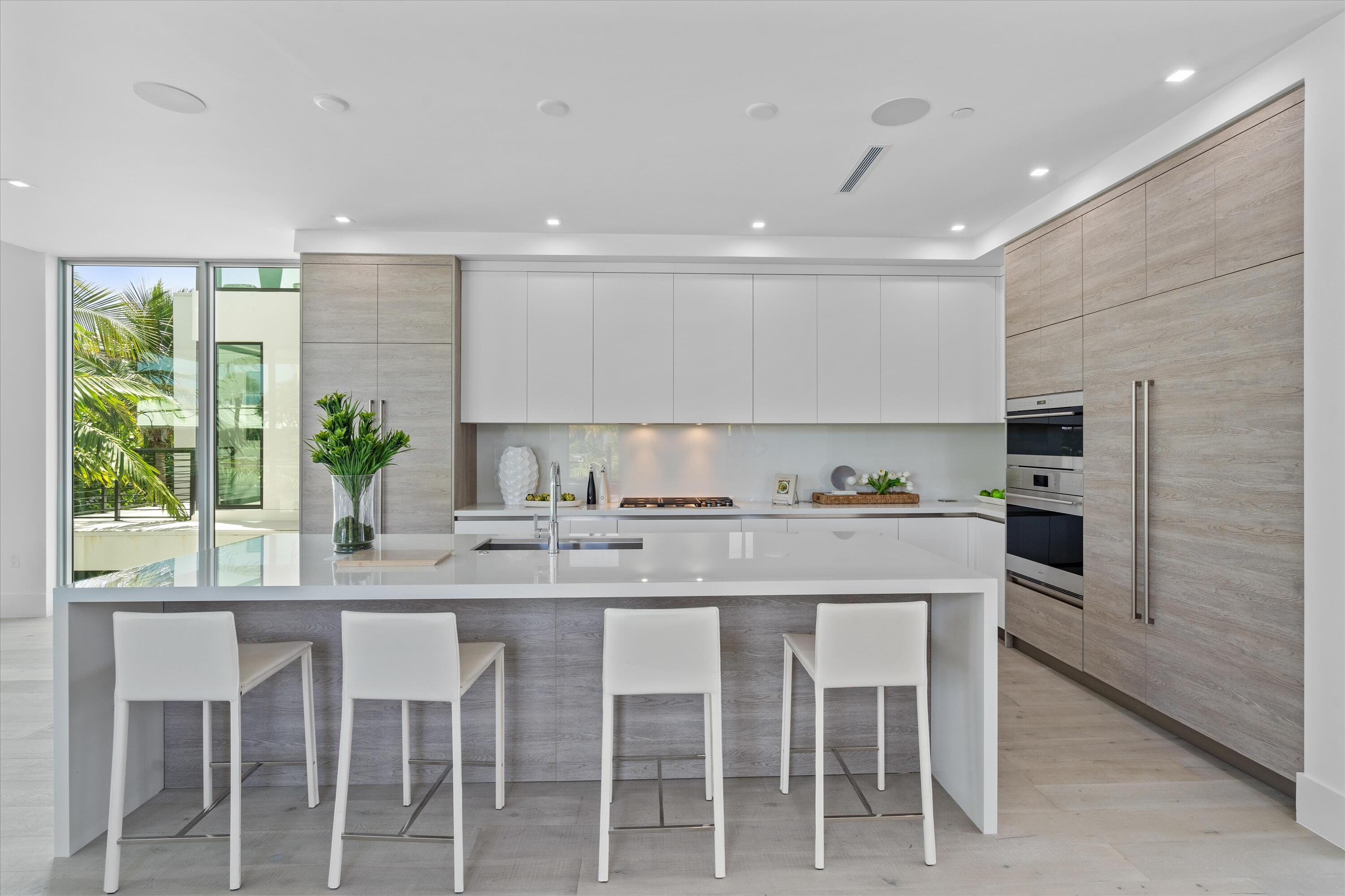 1070 Del Harbour Drive