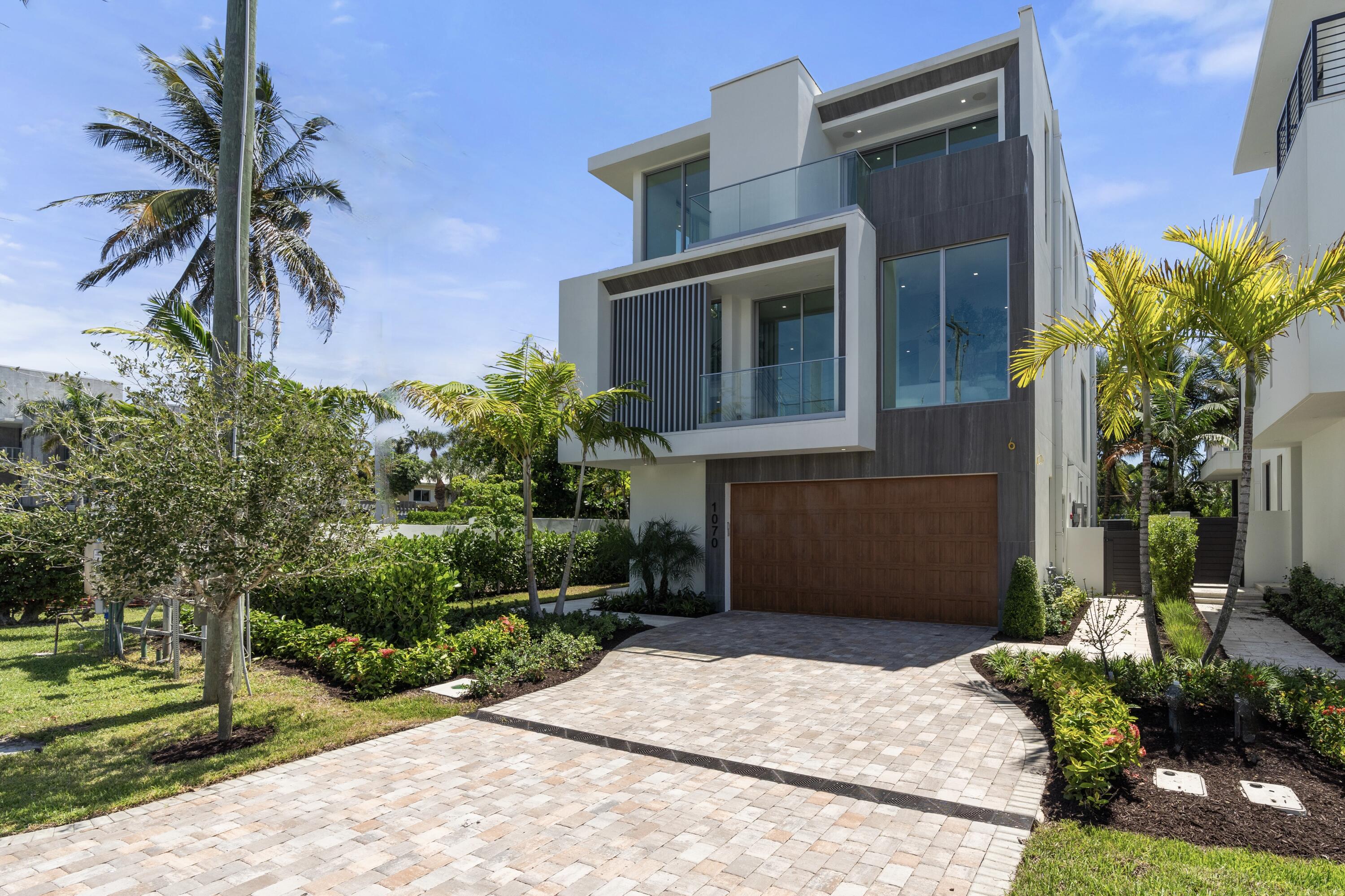 1070 Del Harbour Drive