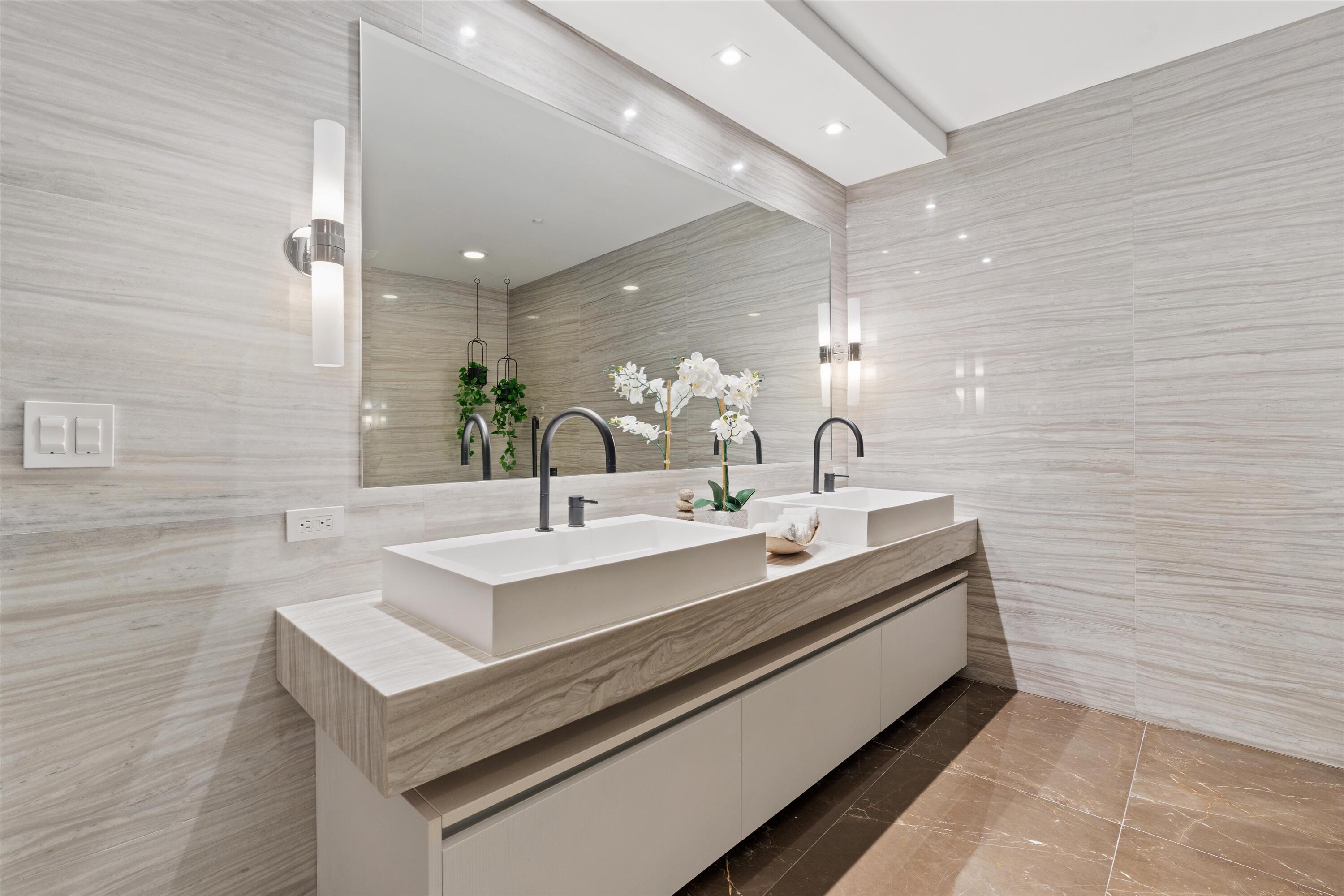 2200 N Ocean Boulevard N201