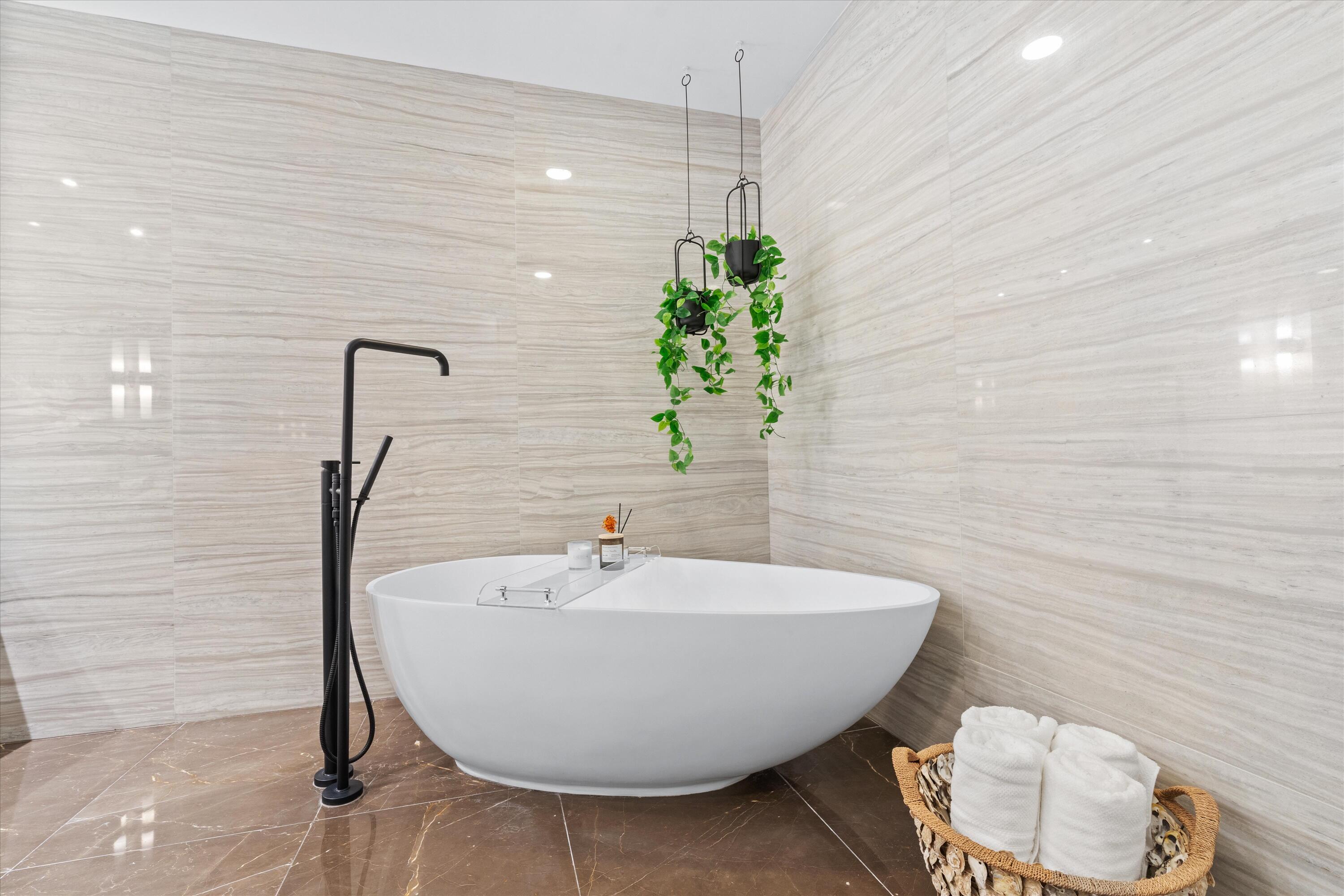 2200 N Ocean Boulevard N201