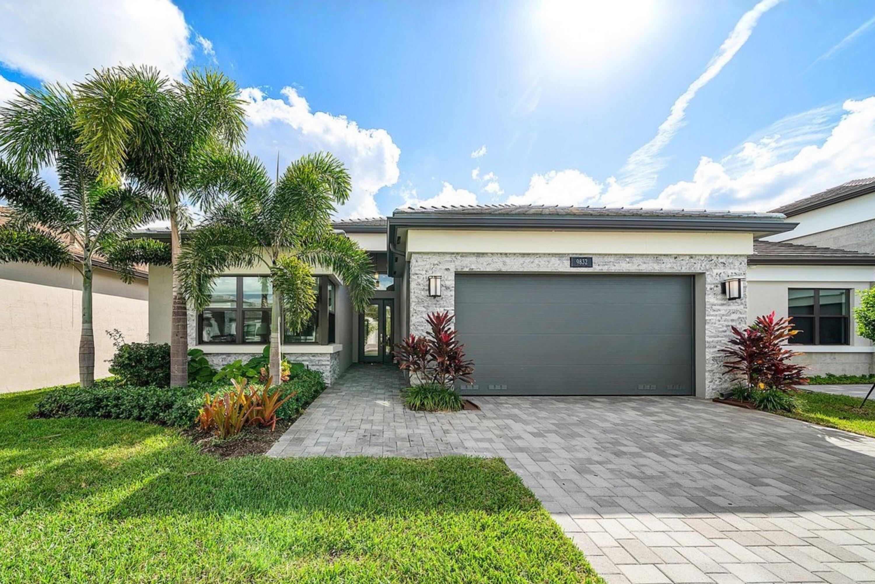 9832 Turning Bluff Lane