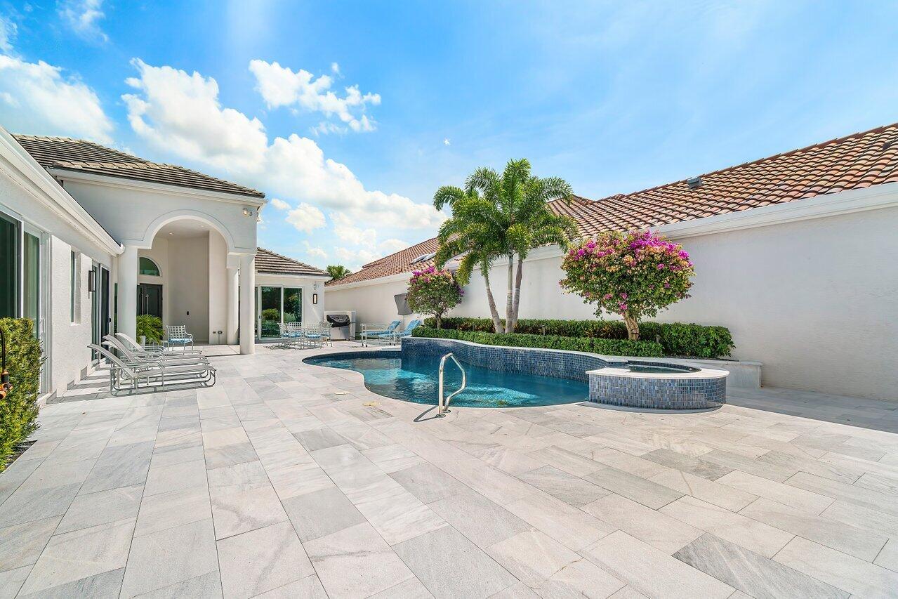 3506 NW Clubside Circle