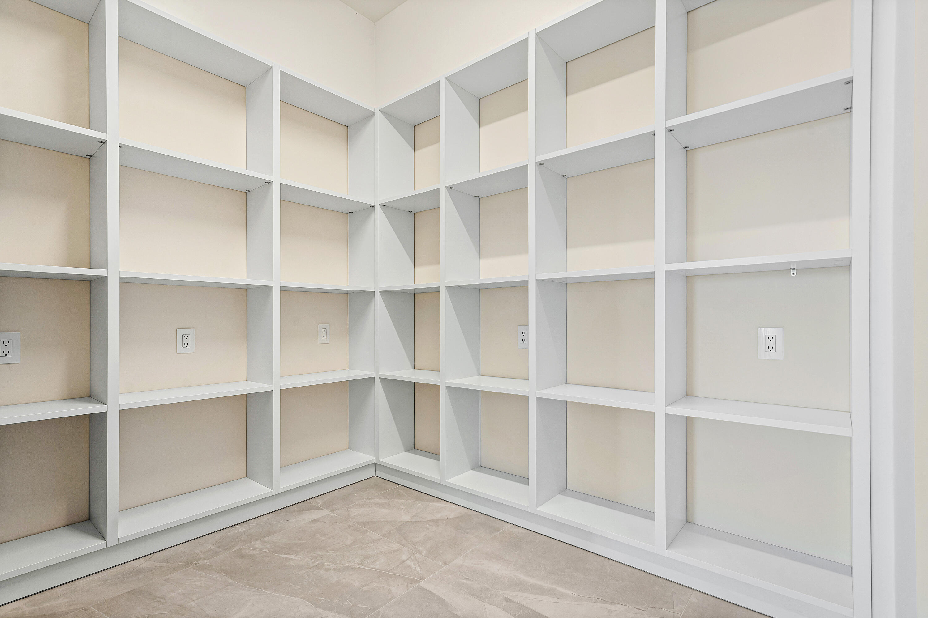 220 SE Mizner Boulevard Ph920