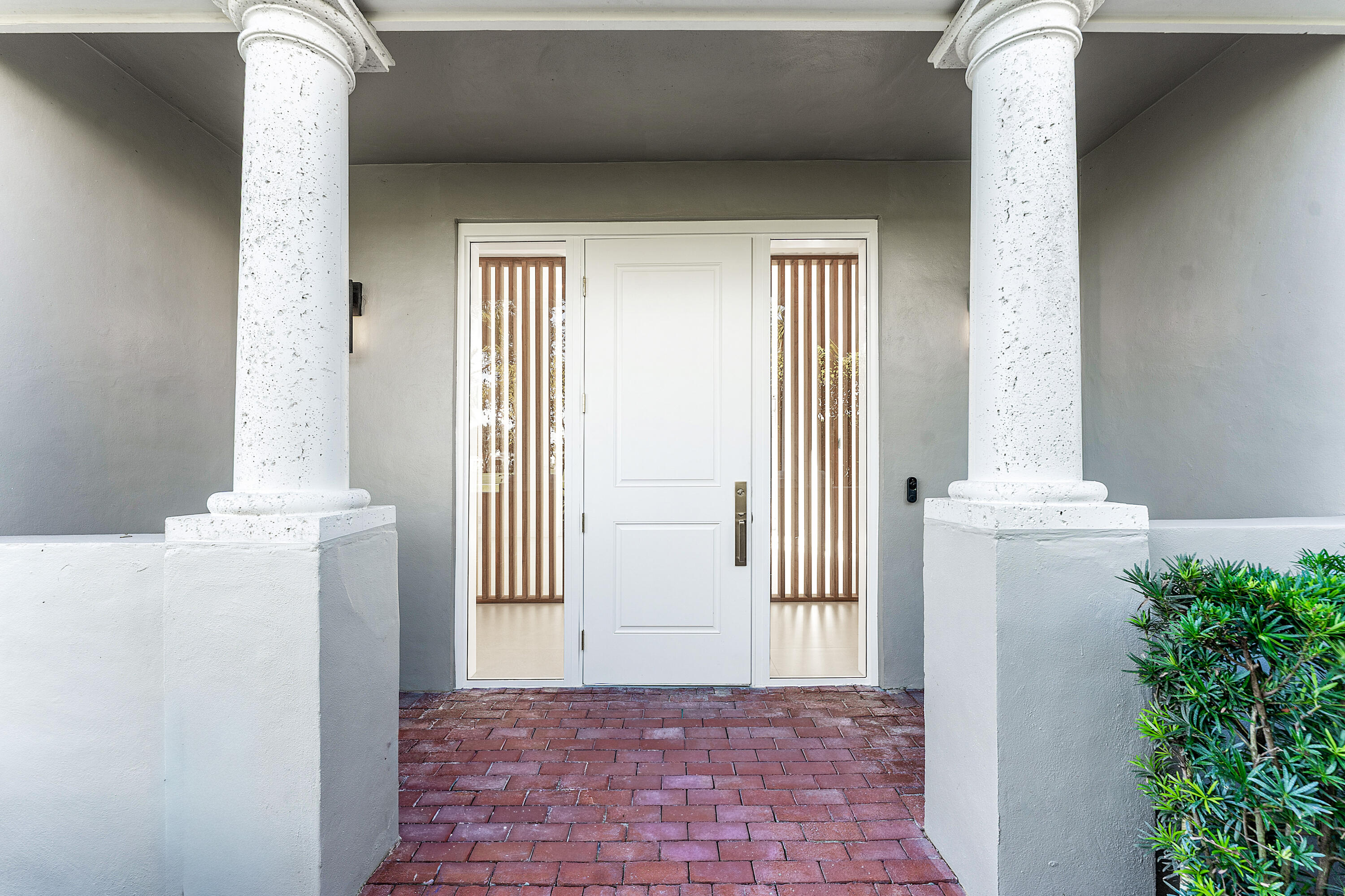 5890 NW 39th Avenue