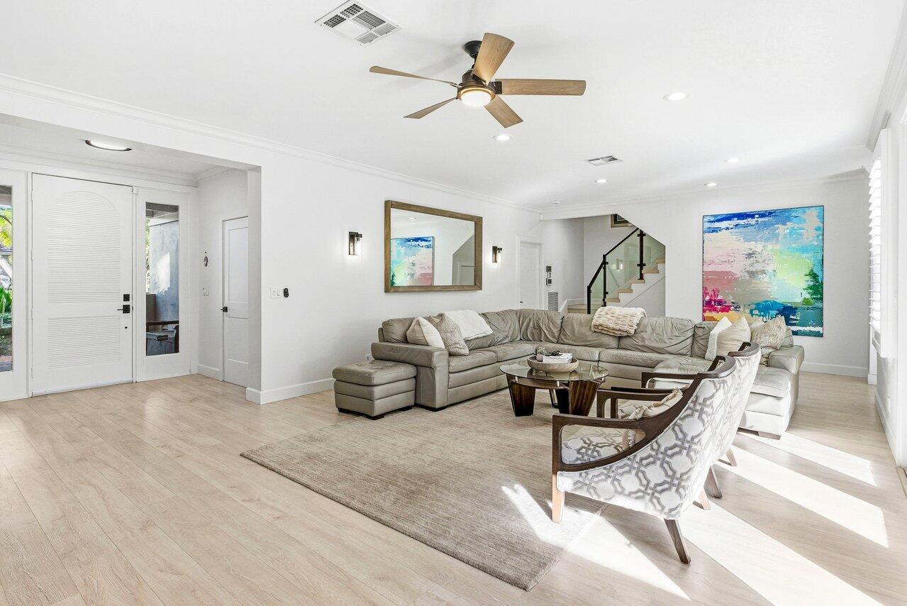 5696 NW 39th Avenue
