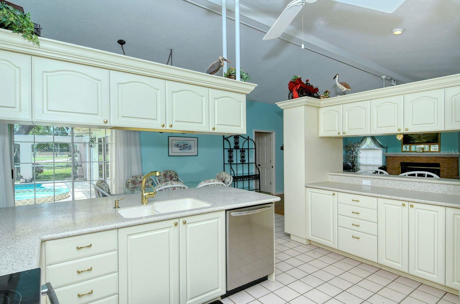 7812 BROADMOOR PINES BOULEVARD