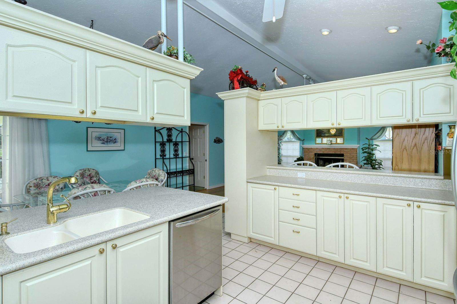 7812 BROADMOOR PINES BOULEVARD