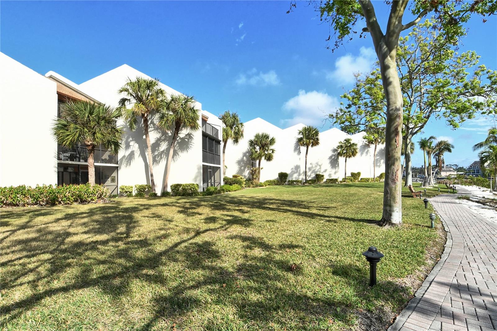 1700 COVE II PL #311