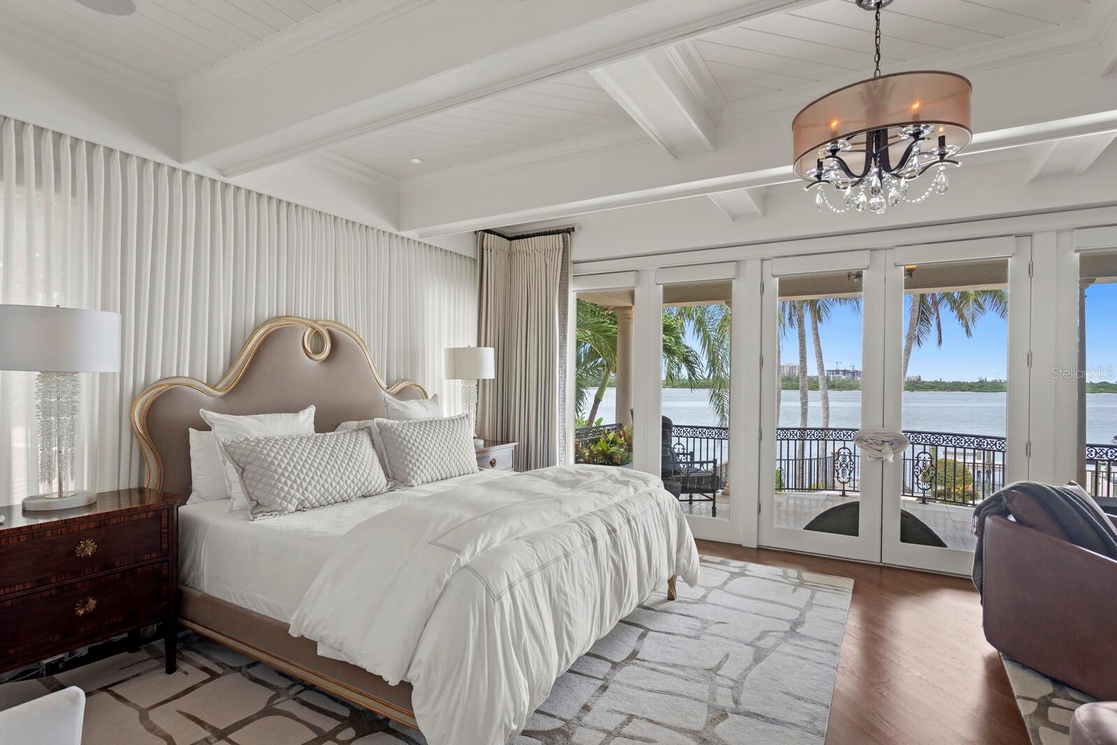 3500 BAYOU LOUISE LN