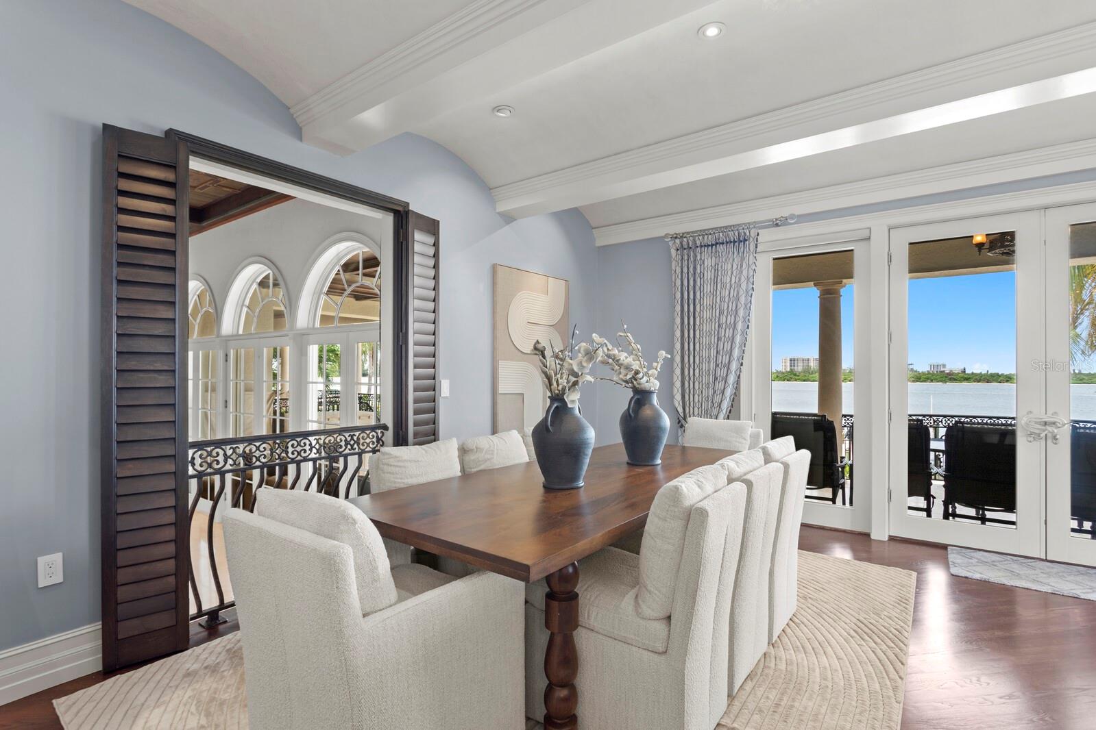 3500 BAYOU LOUISE LN