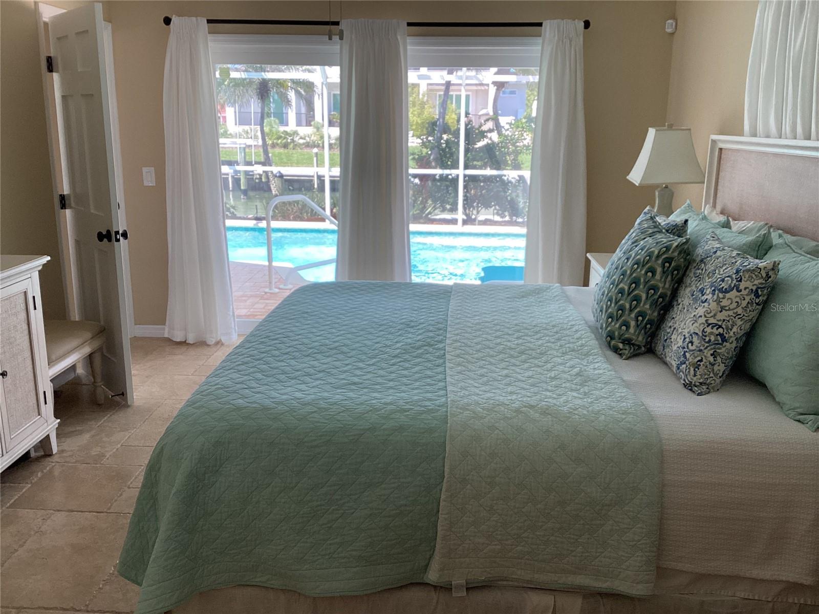 521 WEDGE LN