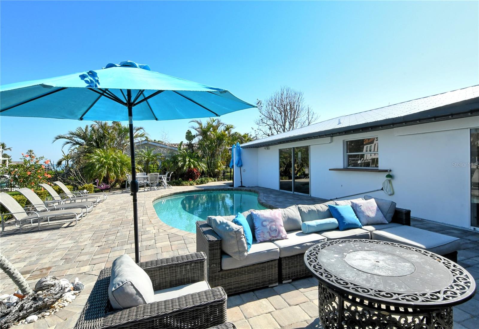 537 GUNWALE LN