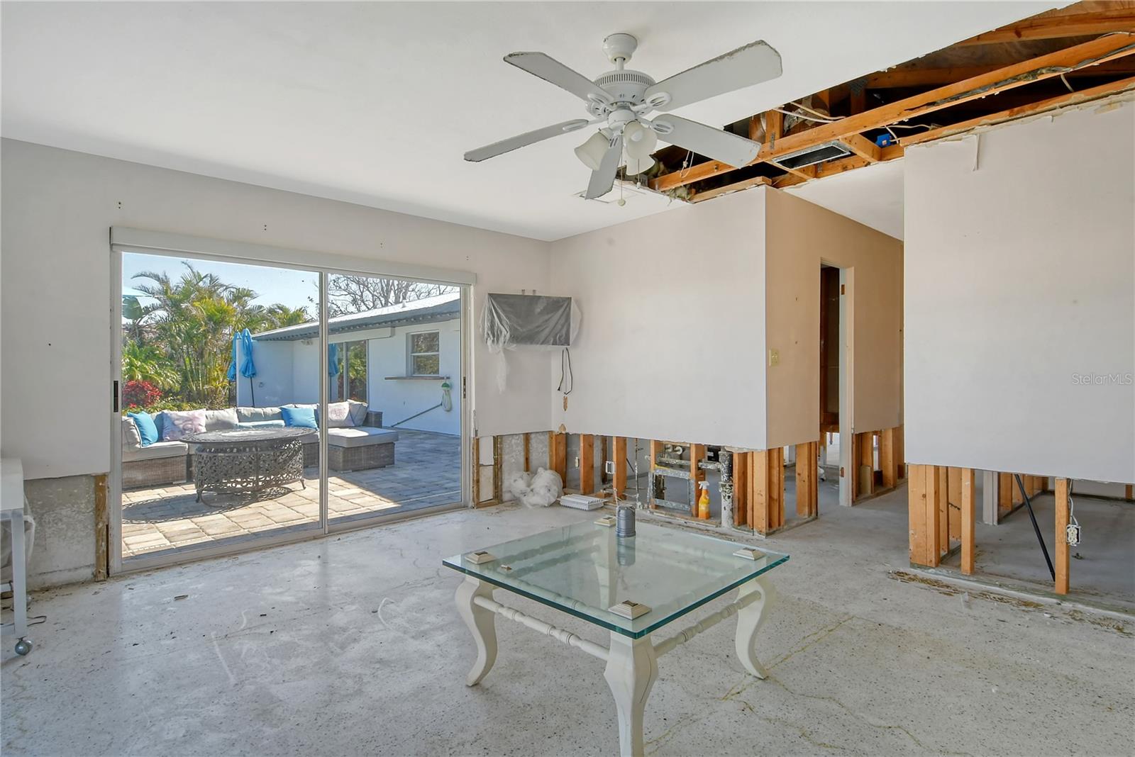 537 GUNWALE LN