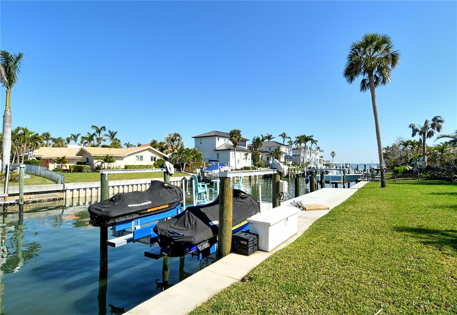 537 GUNWALE LN