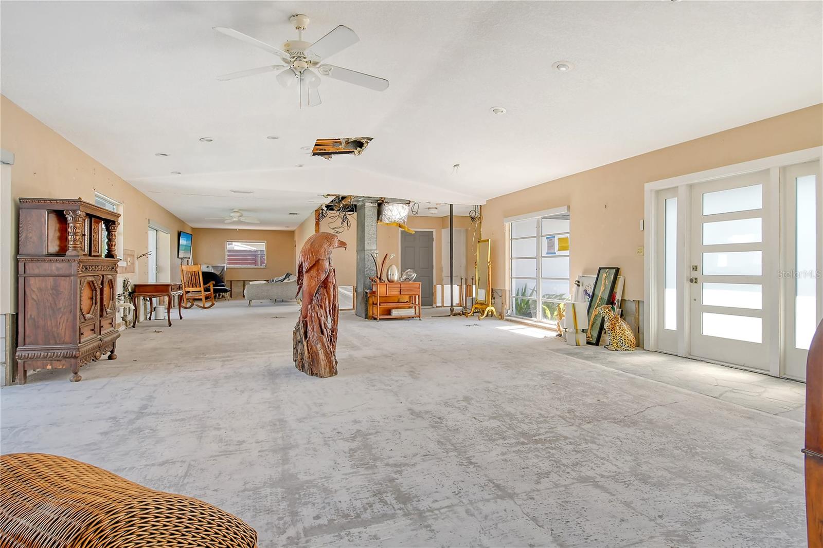 537 GUNWALE LN