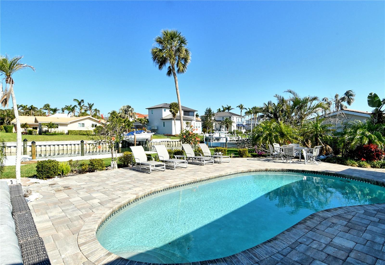 537 GUNWALE LN