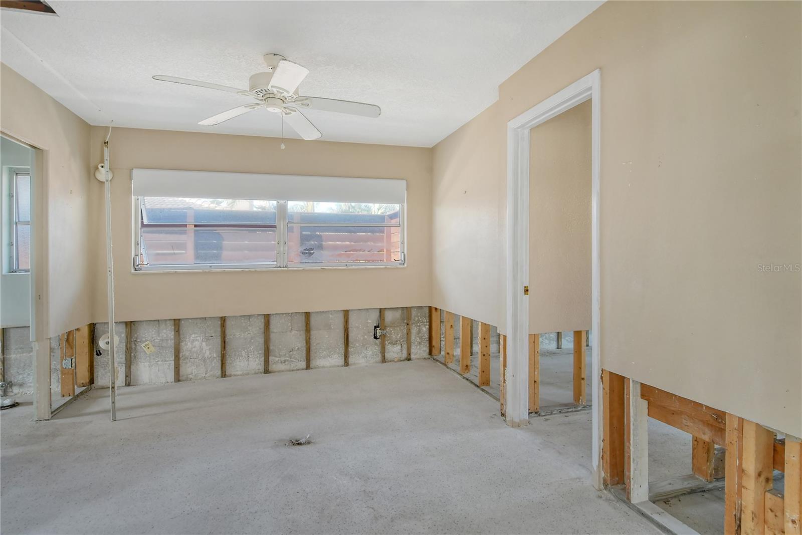 537 GUNWALE LN