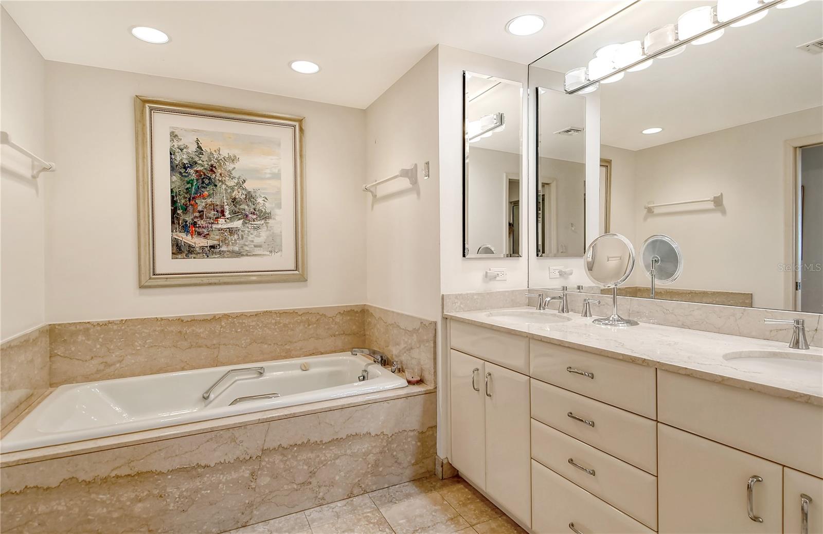 1211 GULF OF MEXICO DR #704