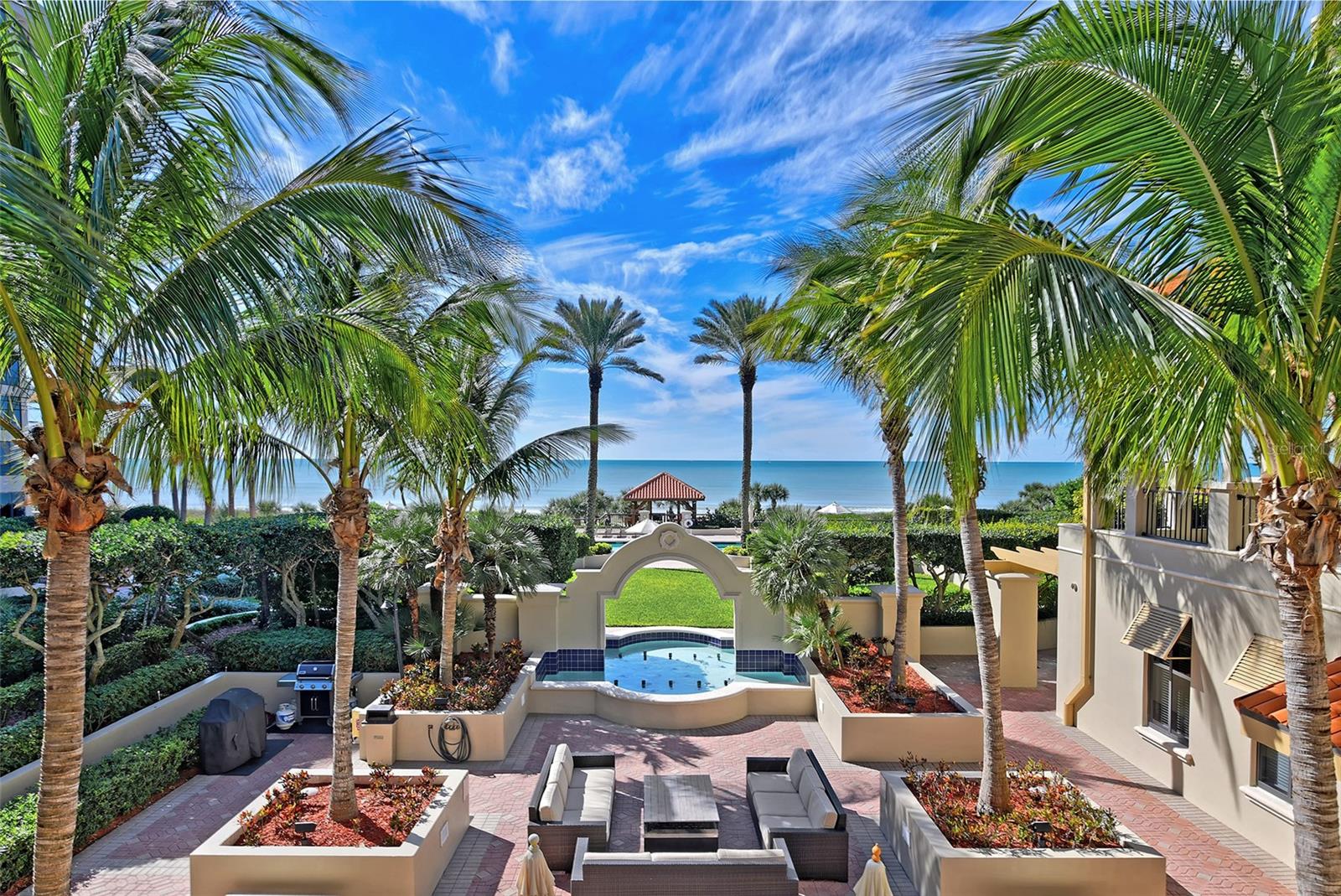 1241 GULF OF MEXICO DR #105