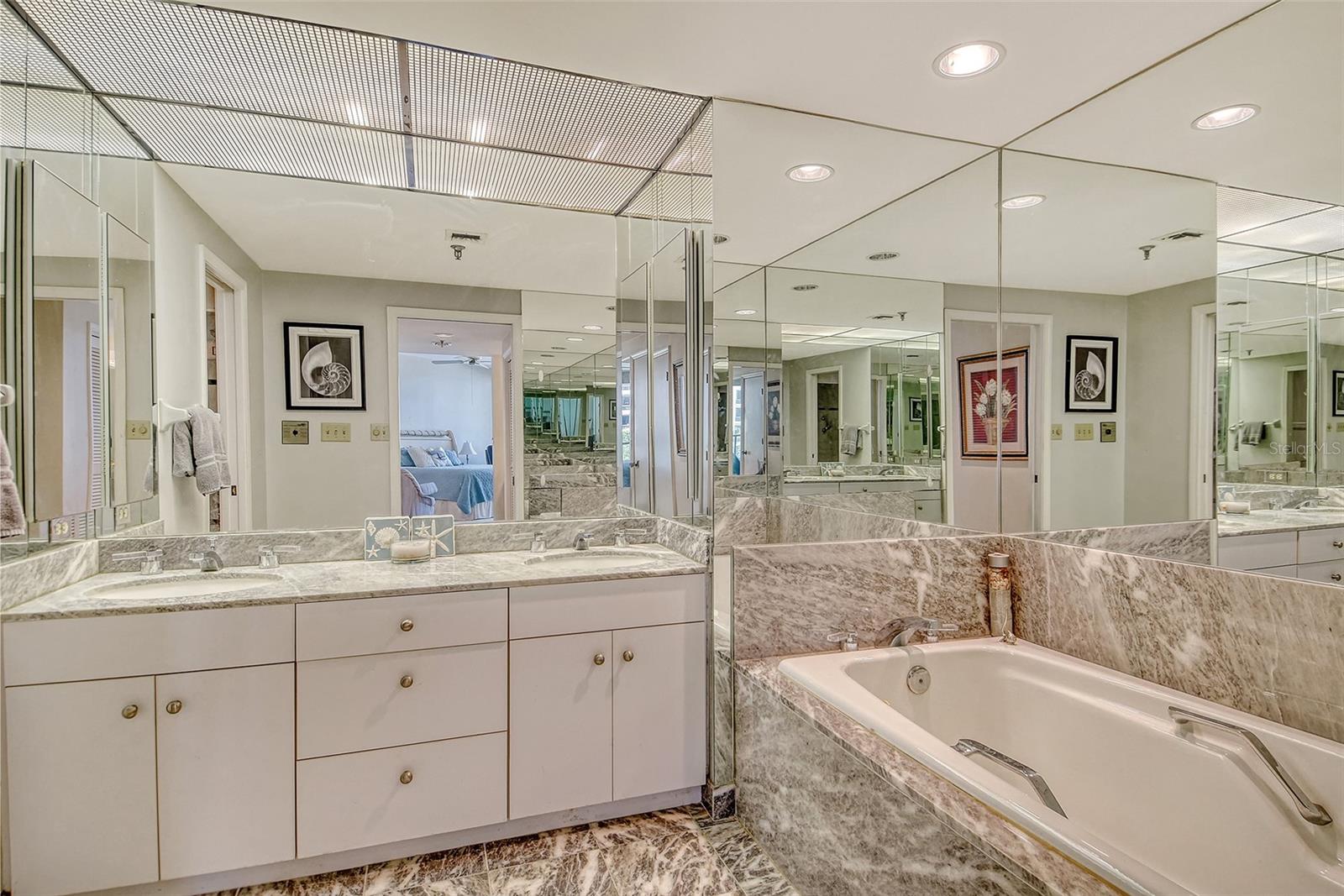 1211 GULF OF MEXICO DR #105