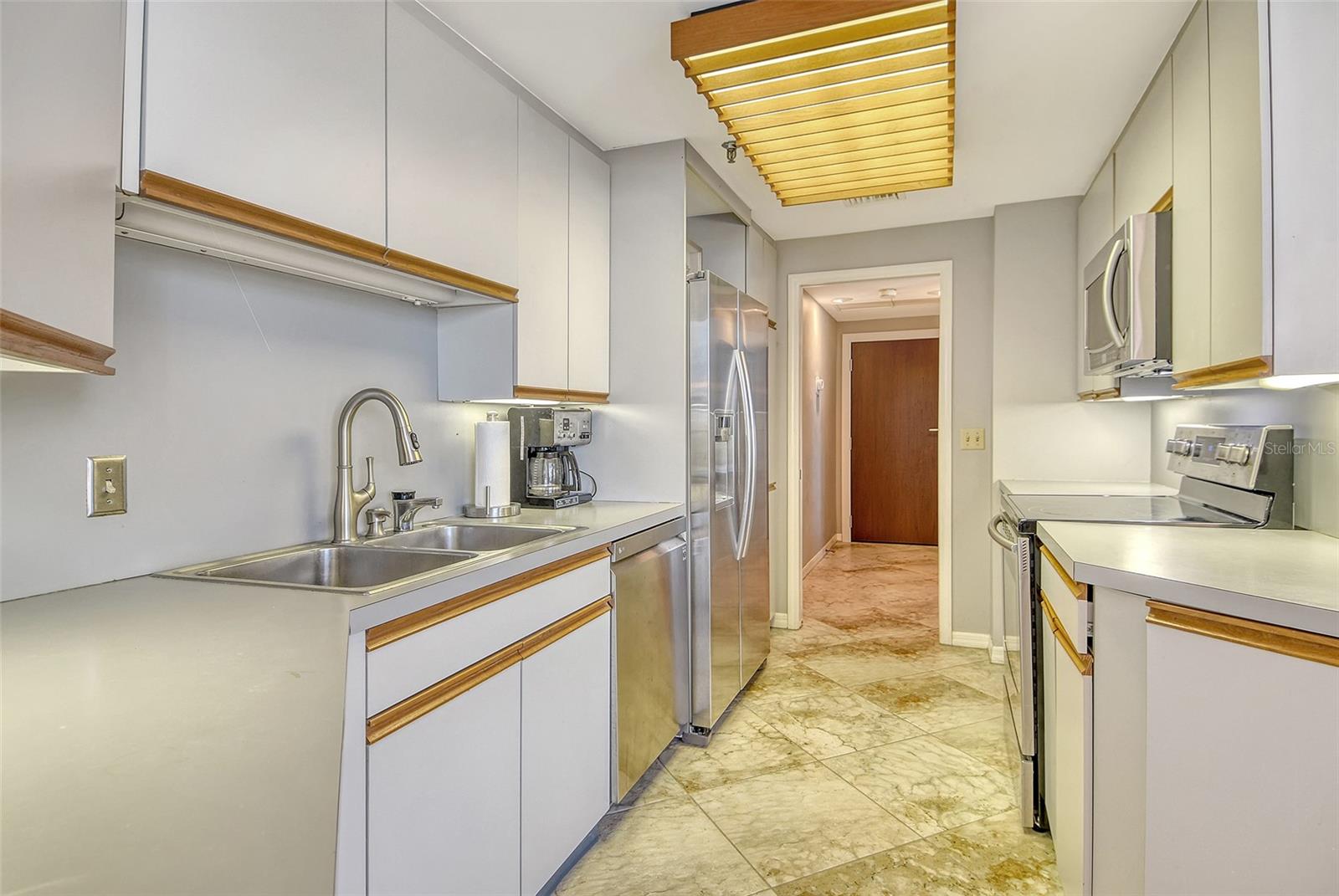 1211 GULF OF MEXICO DR #105