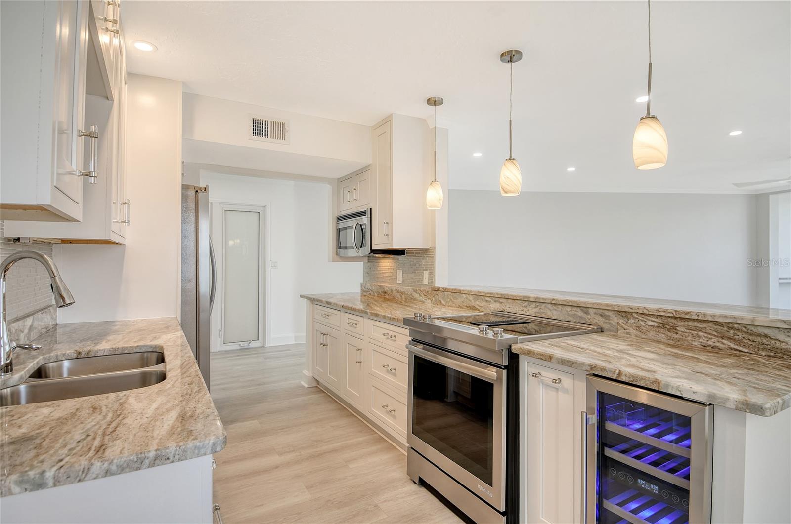 660 GOLDEN GATE PT #32