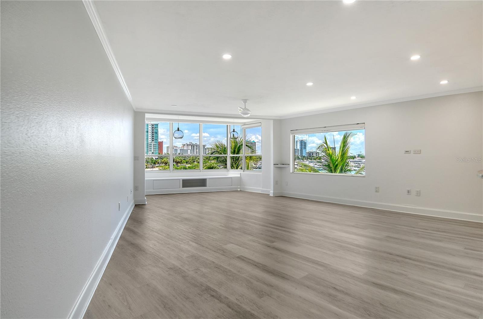 660 GOLDEN GATE PT #32