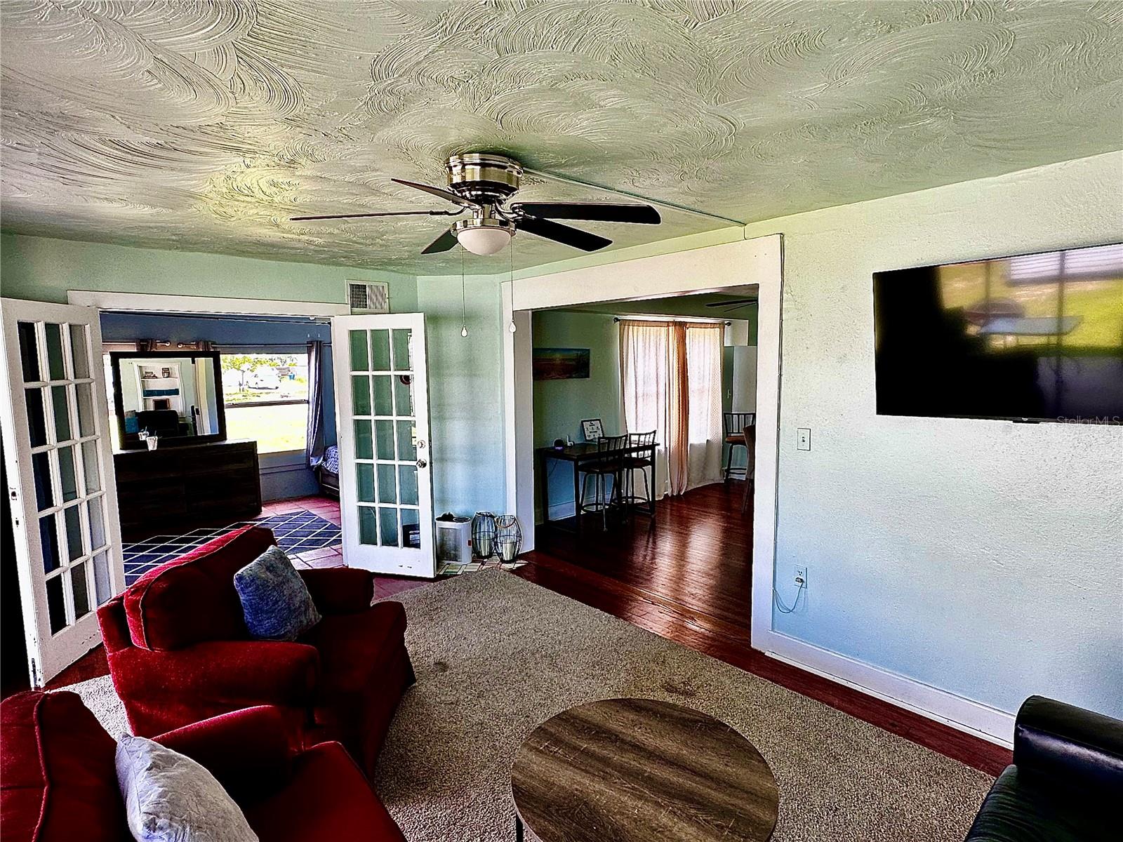 3052 ALTA VISTA ST