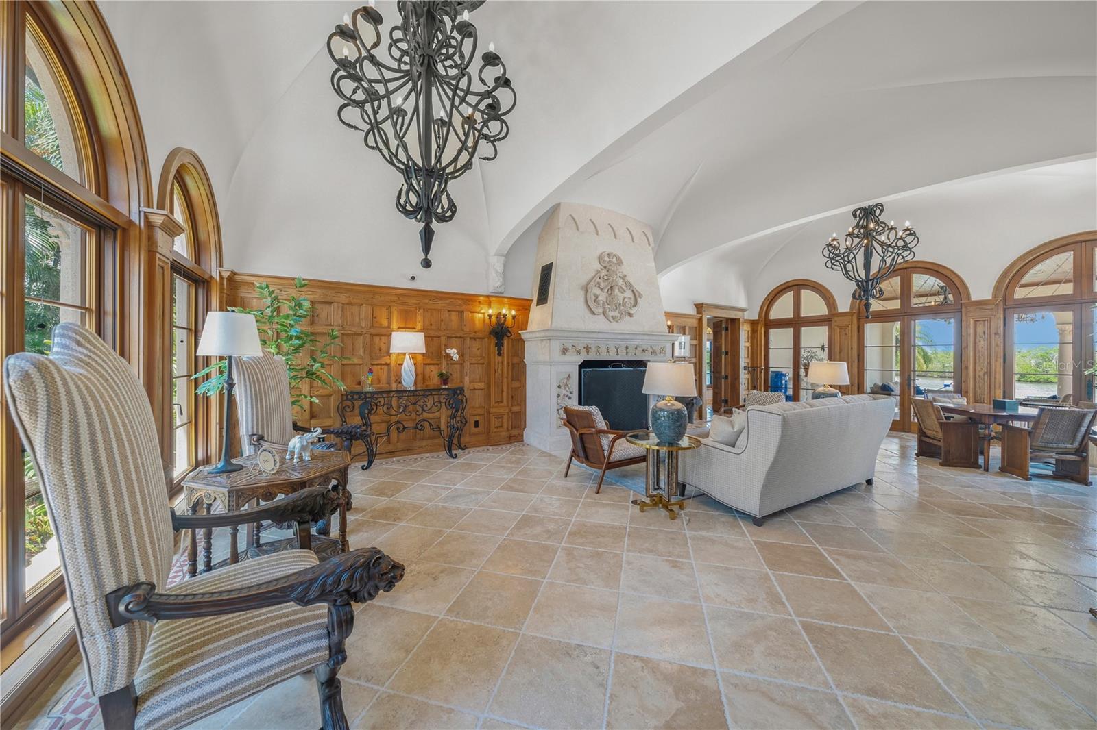 139 S WASHINGTON DR