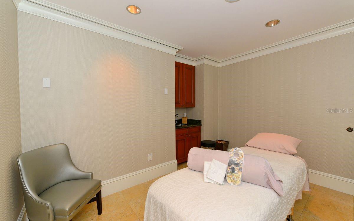 1300 BENJAMIN FRANKLIN DR #709