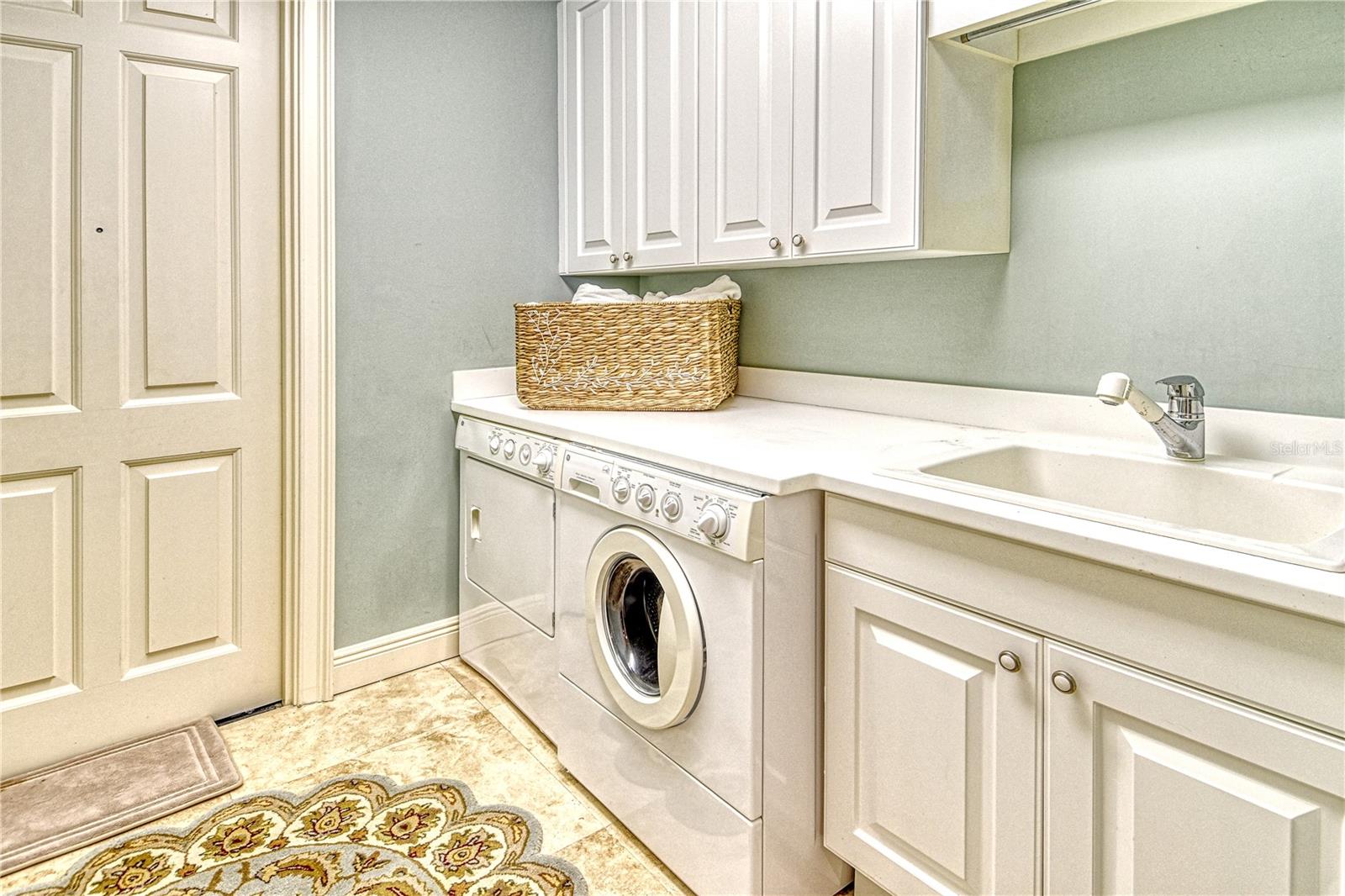 1300 BENJAMIN FRANKLIN DR #709