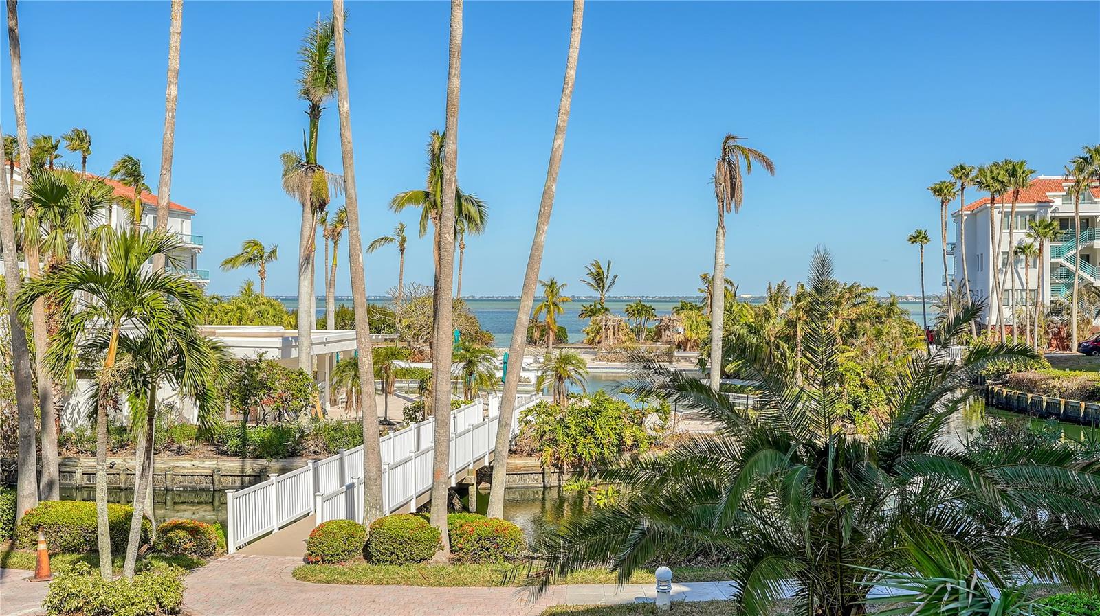 350 GULF OF MEXICO DR #211