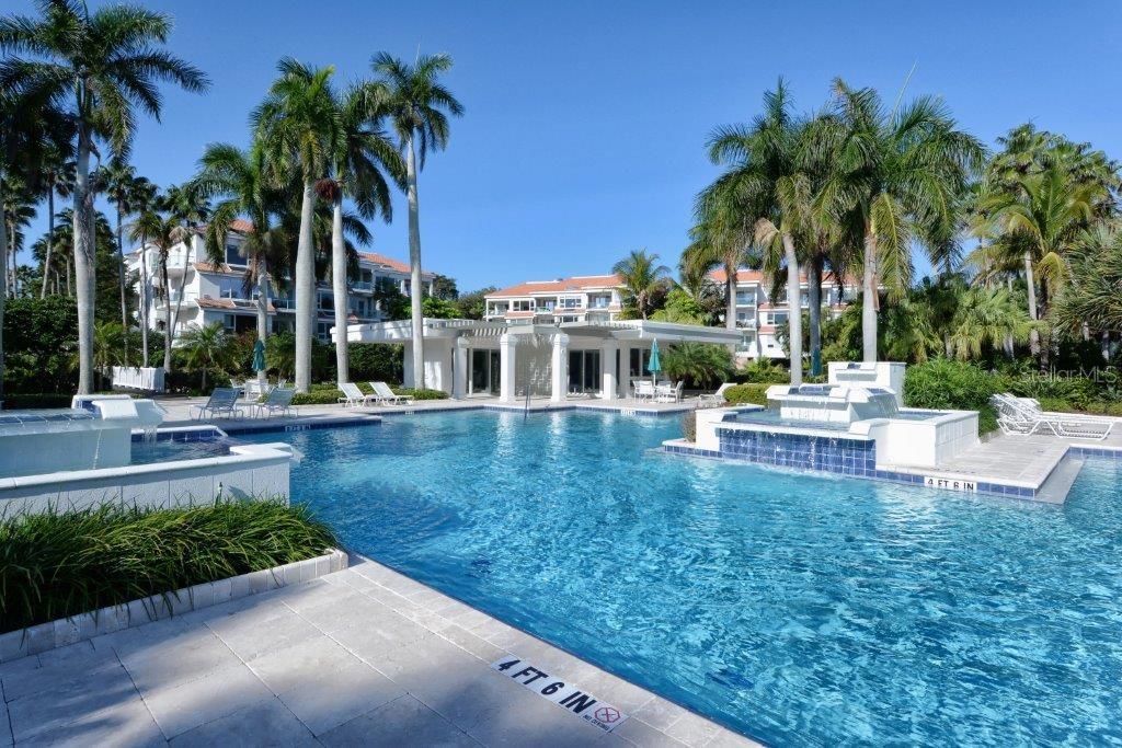 350 GULF OF MEXICO DR #211