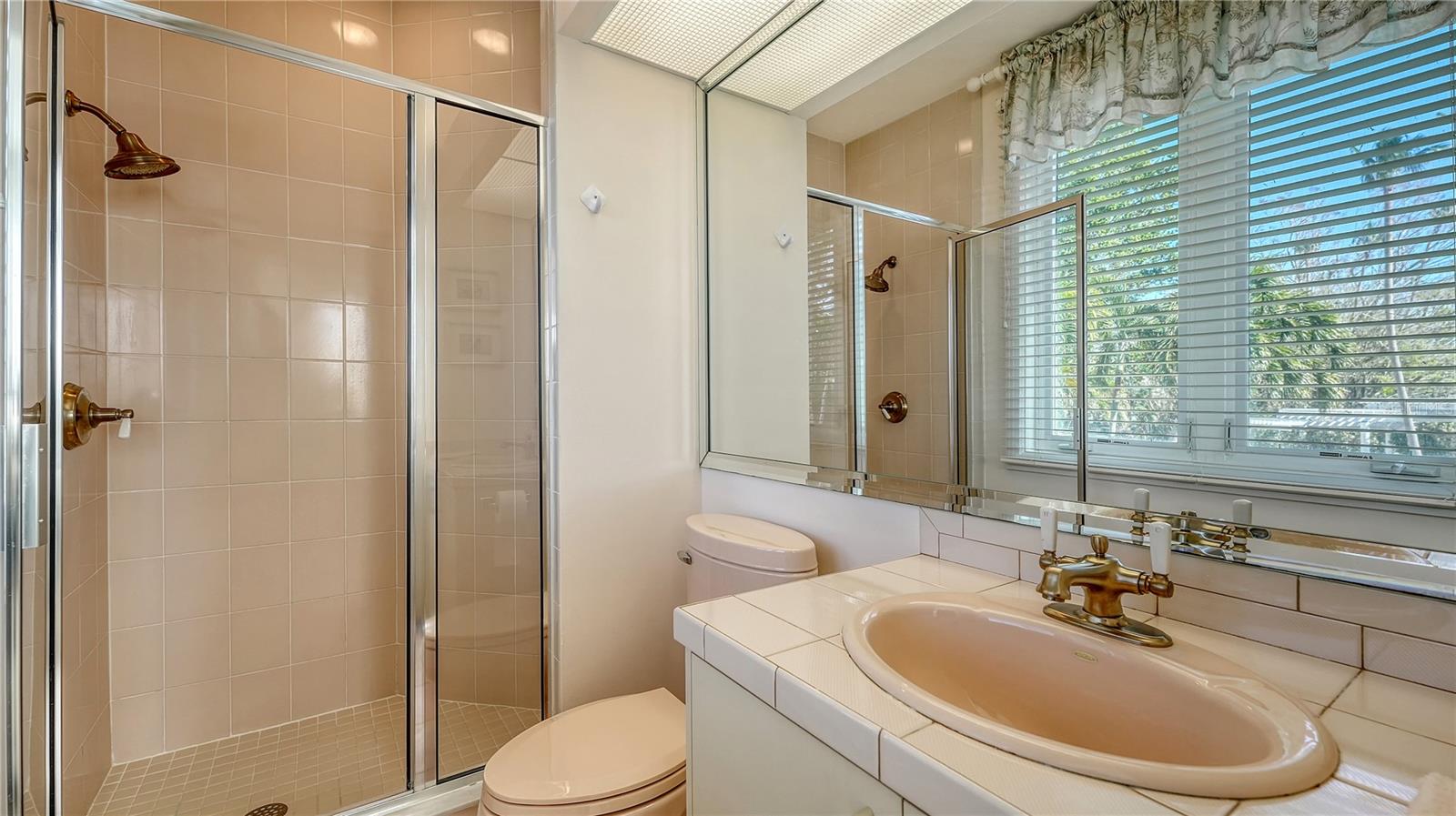 350 GULF OF MEXICO DR #211