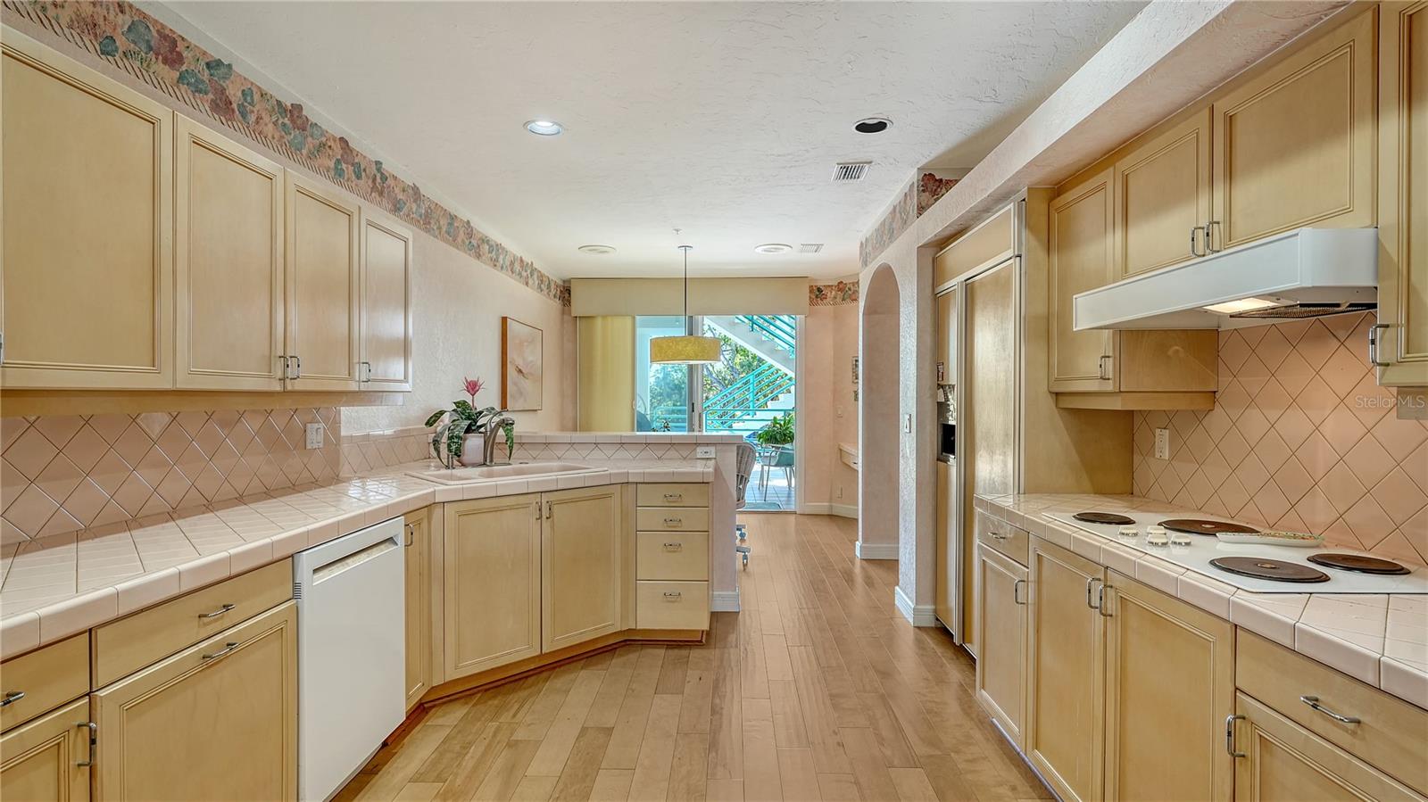 350 GULF OF MEXICO DR #211