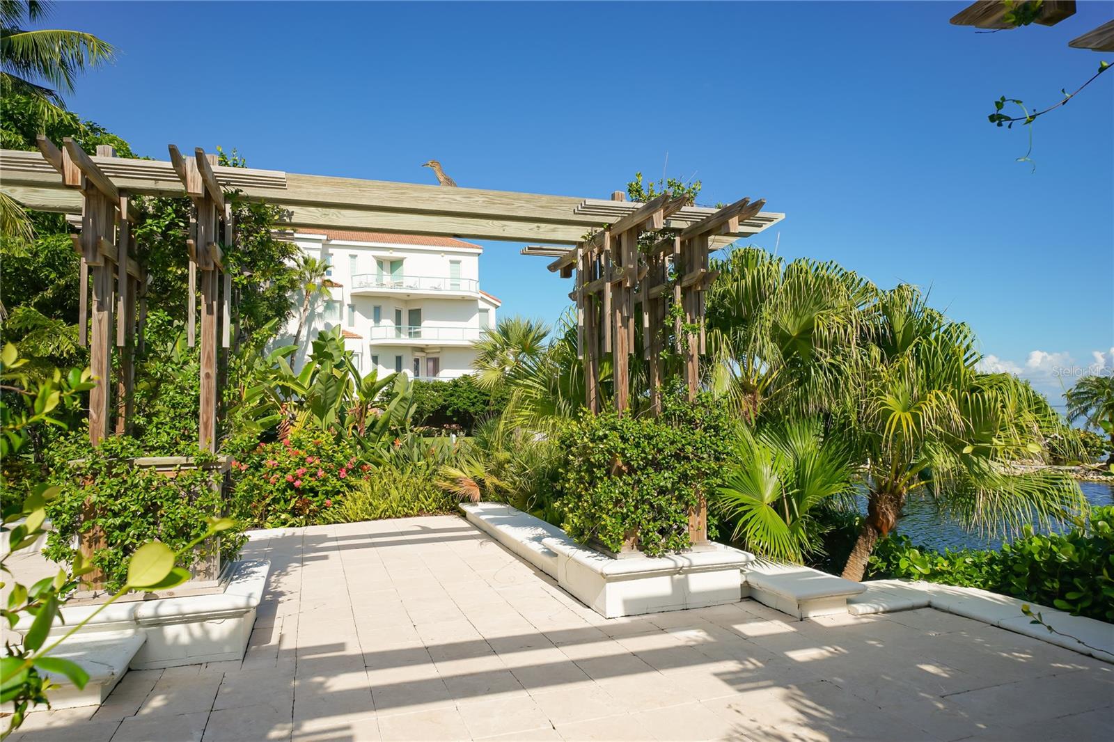350 GULF OF MEXICO DR #211