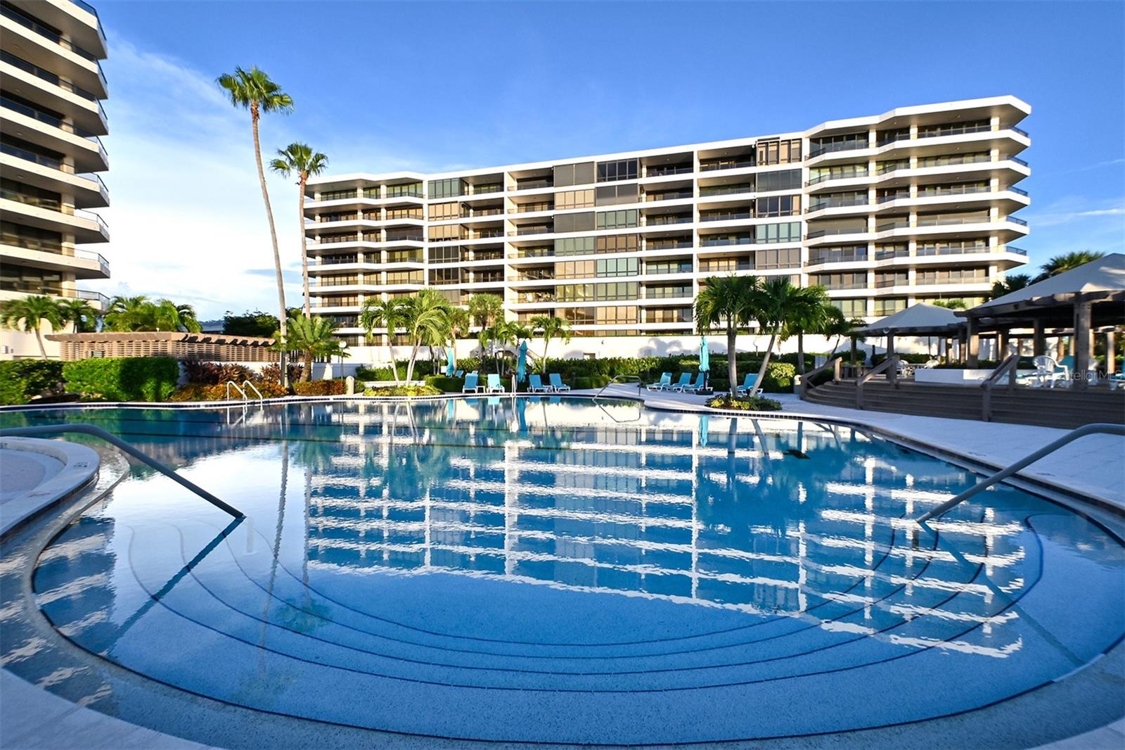 575 SANCTUARY DR #A404