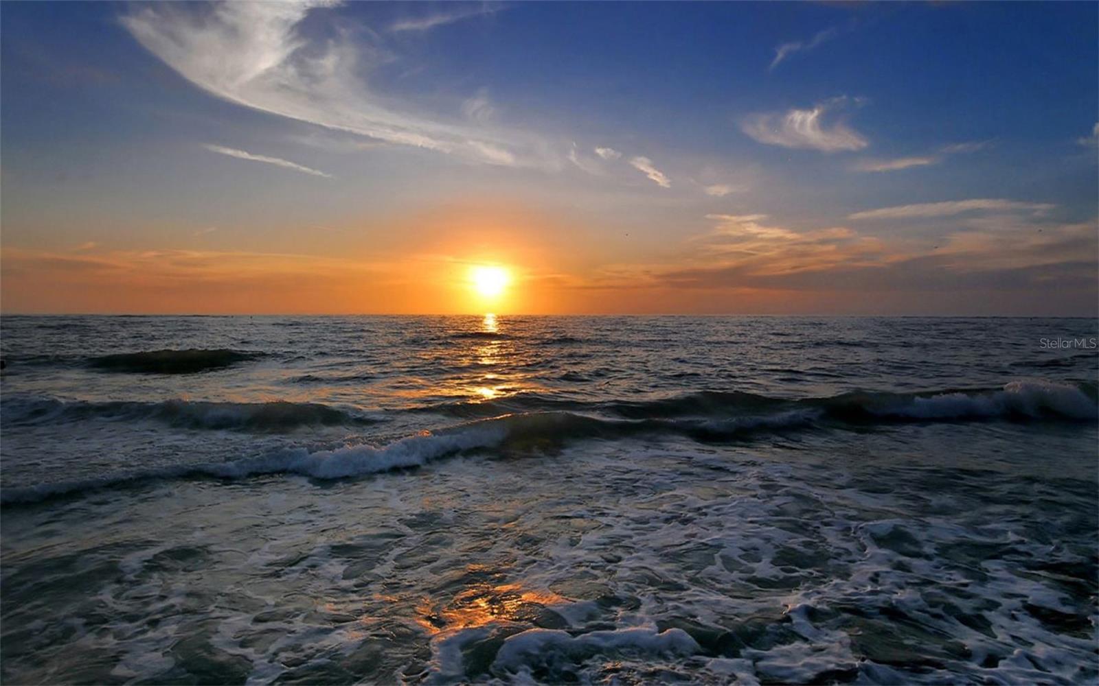 575 SANCTUARY DR #A404