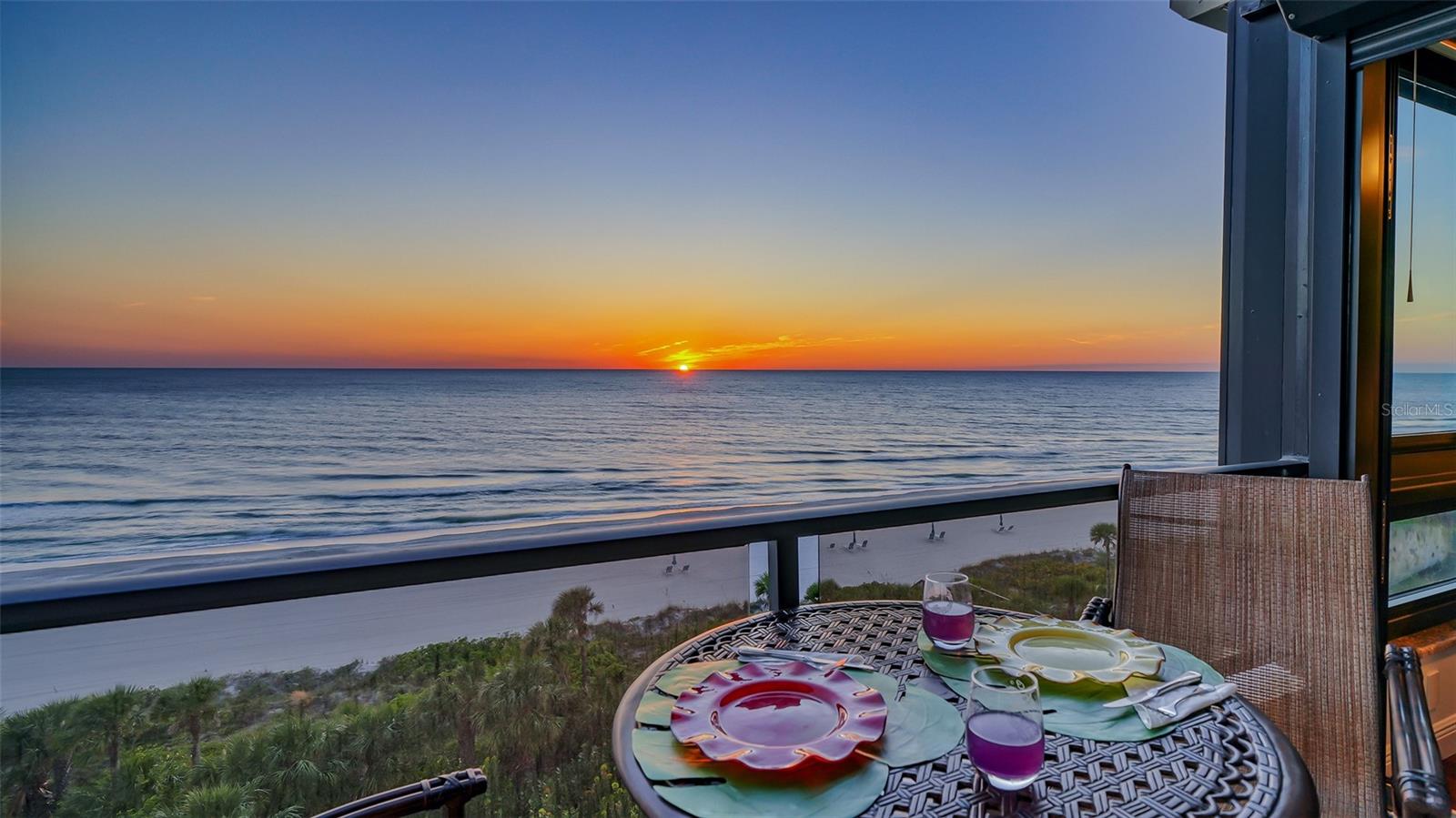 575 SANCTUARY DR #A404