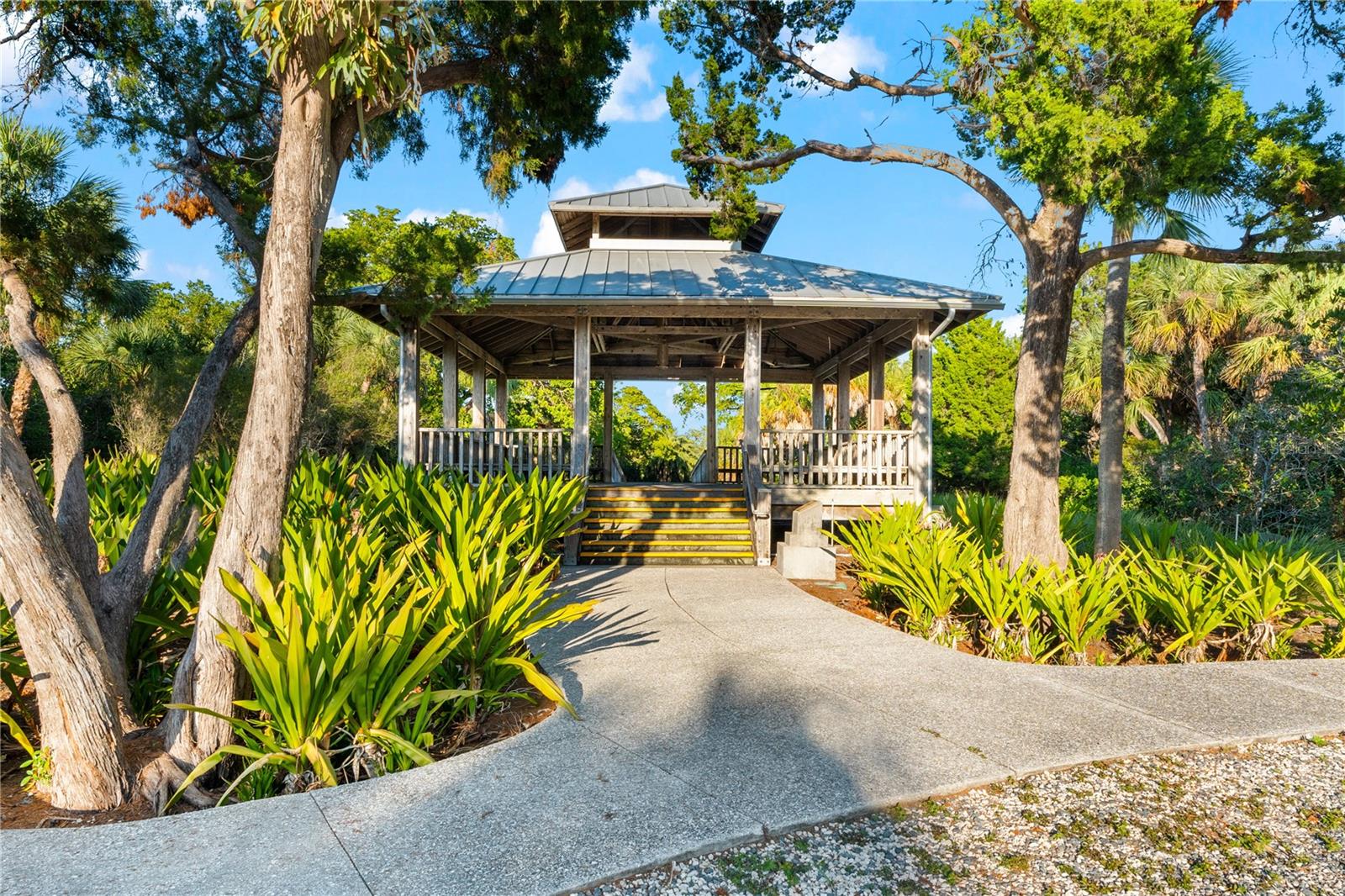757 HIDEAWAY BAY DR