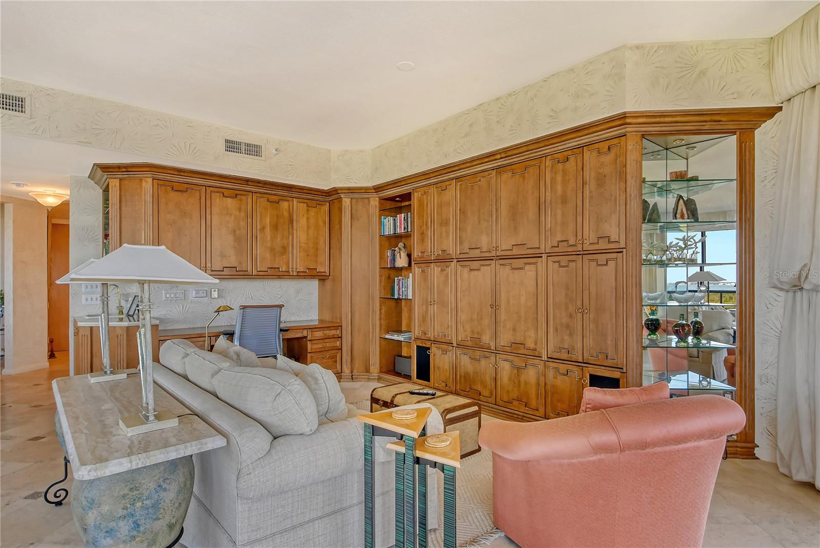 435 L AMBIANCE DR #L807