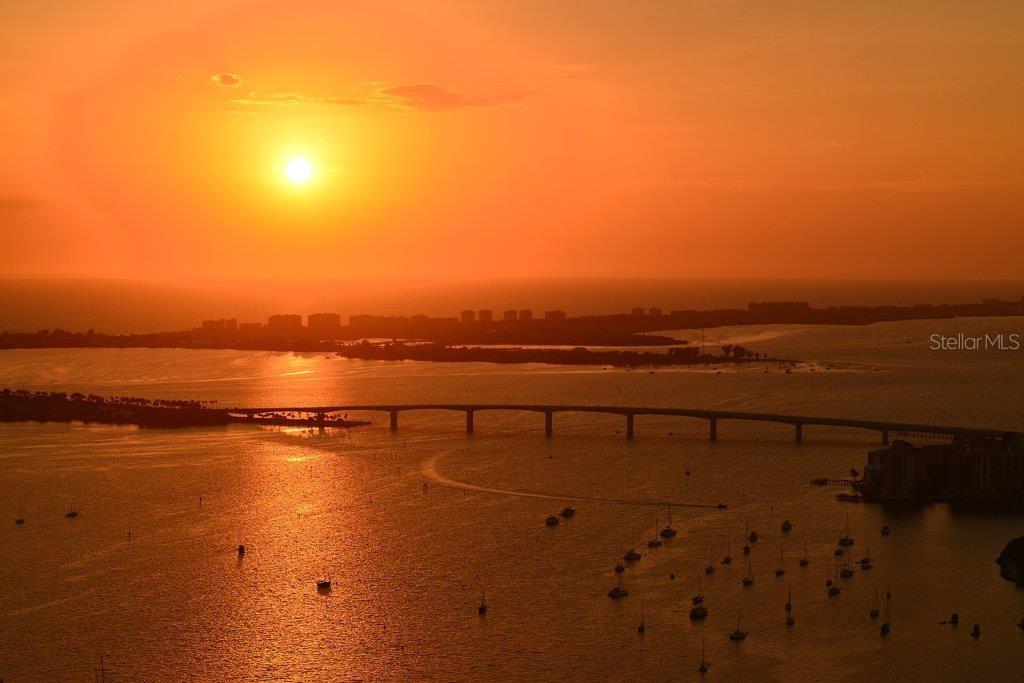 435 L AMBIANCE DR #L807