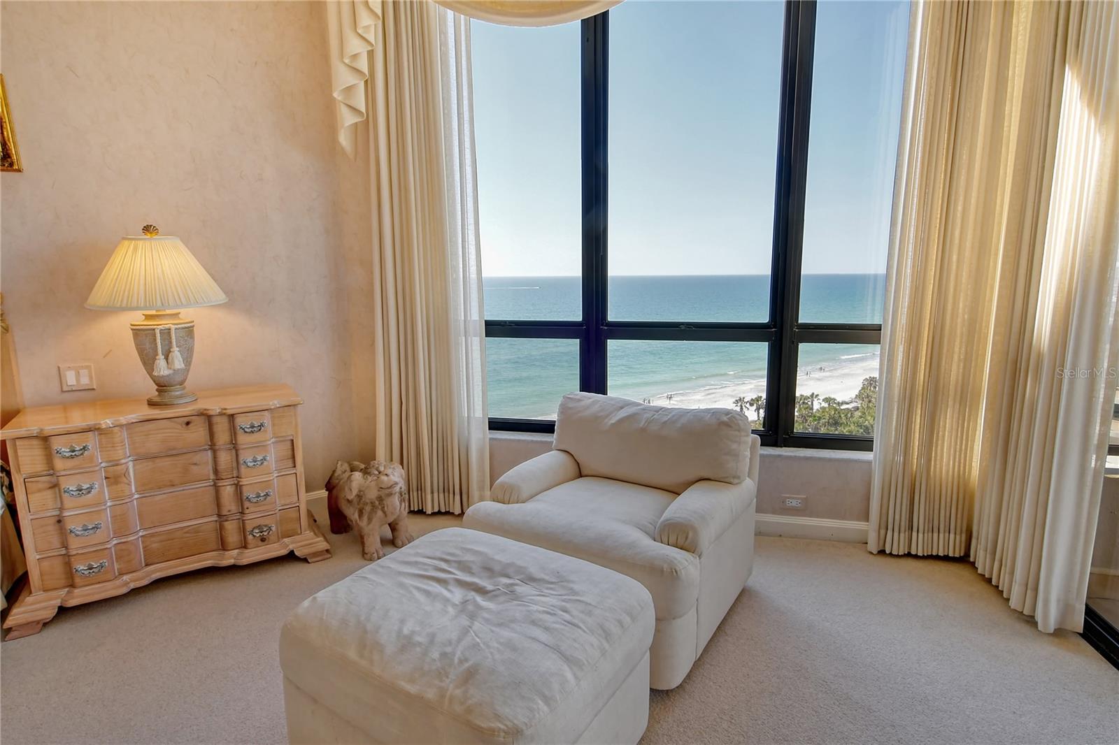 435 L AMBIANCE DR #L807
