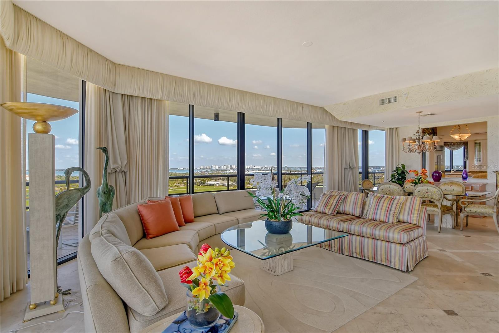 435 L AMBIANCE DR #L807