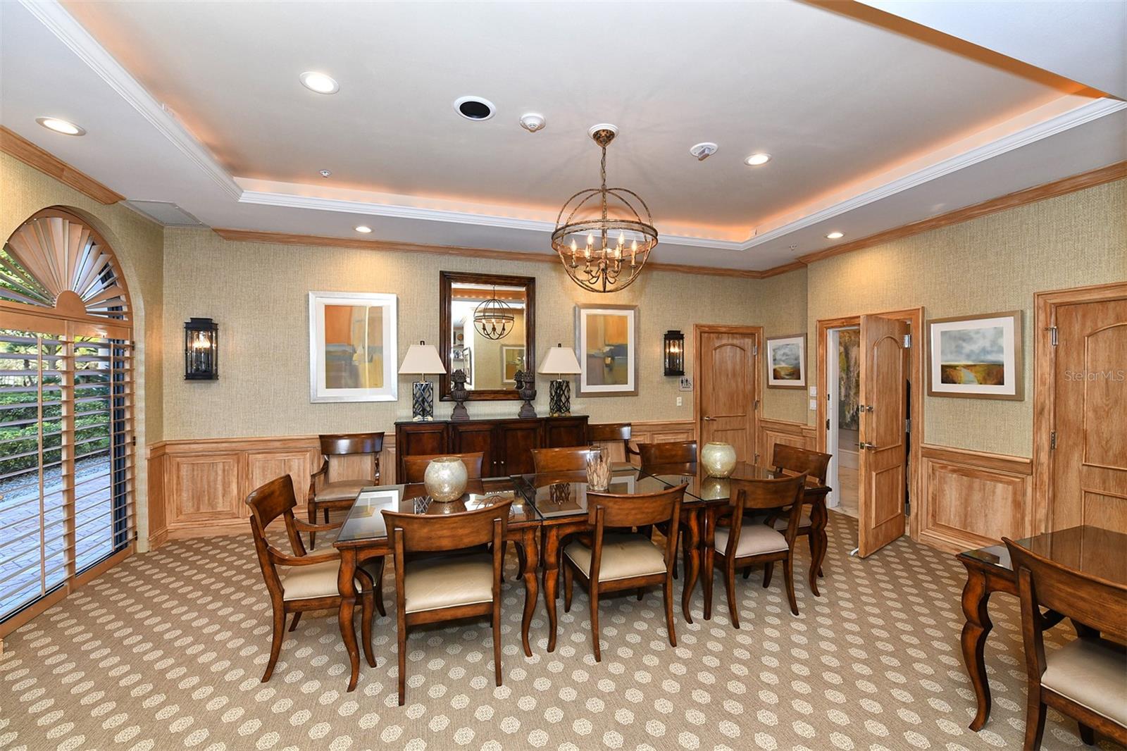 415 L AMBIANCE DR #B202