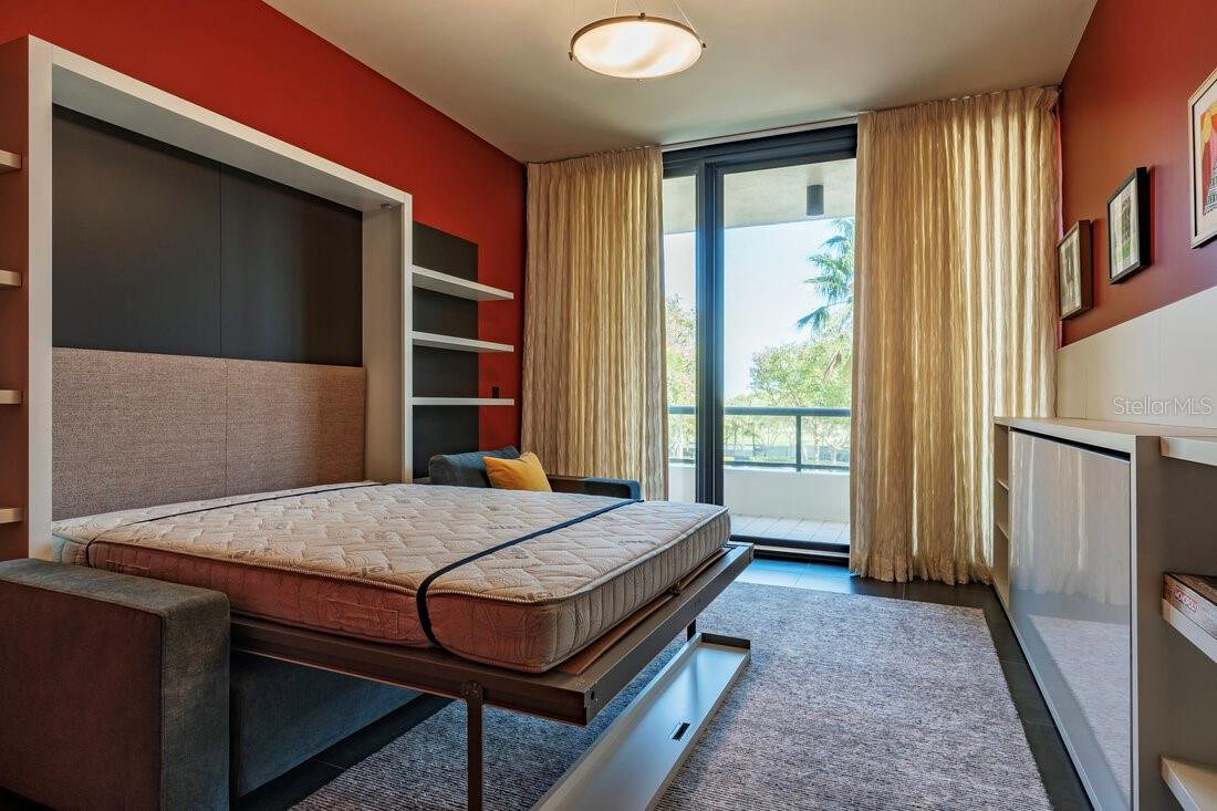 415 L AMBIANCE DR #B202