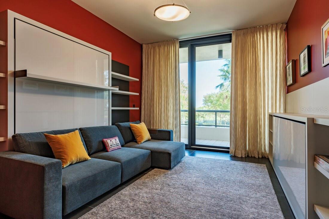 415 L AMBIANCE DR #B202