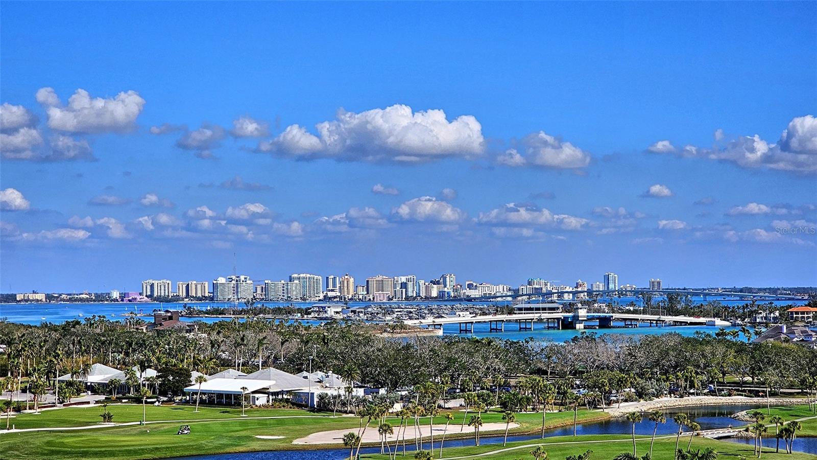 415 L AMBIANCE DR #B202